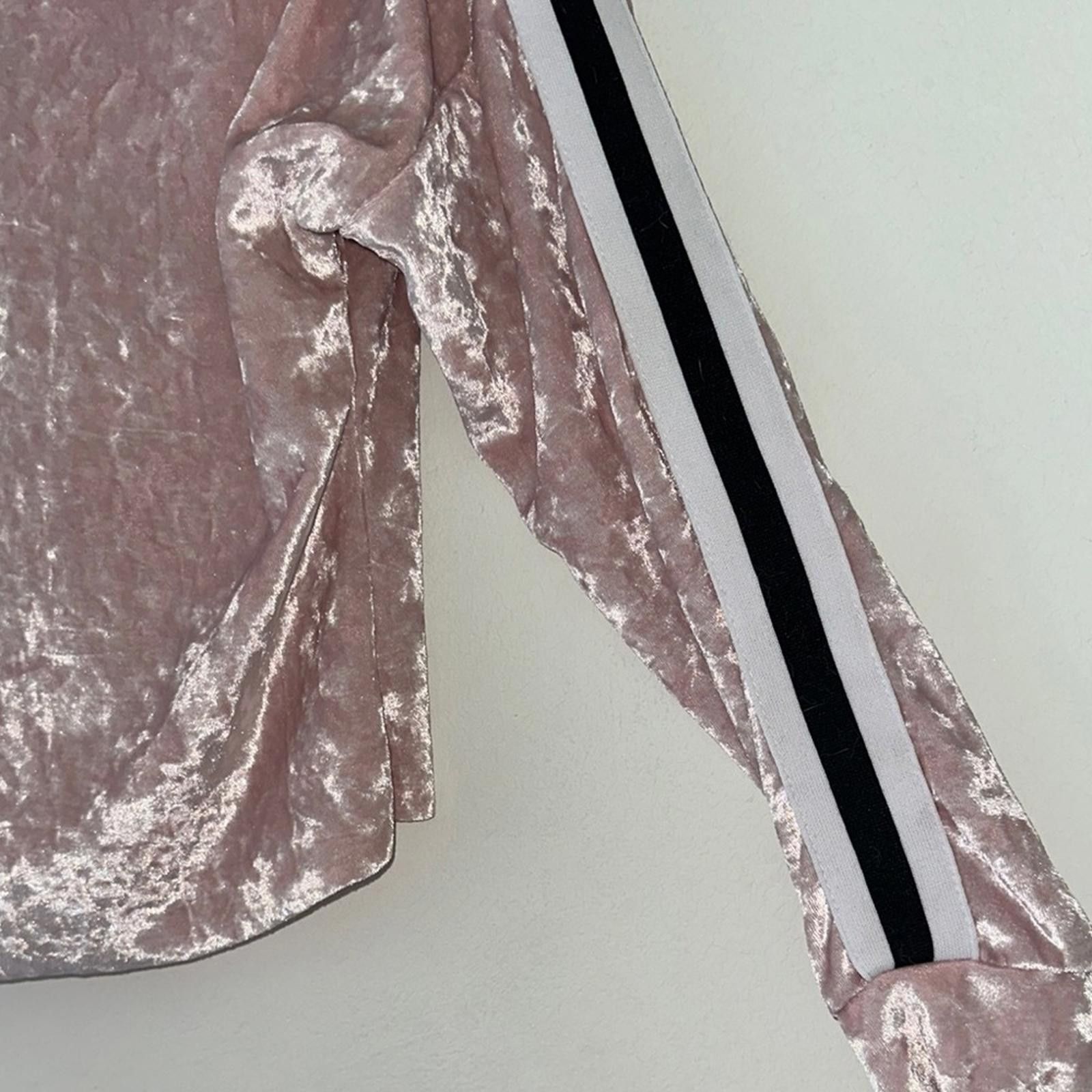 Designer Cropped Pink Velvet Hoodie Relaxed Fit Size S / US 4 / IT 40 - 4 Thumbnail