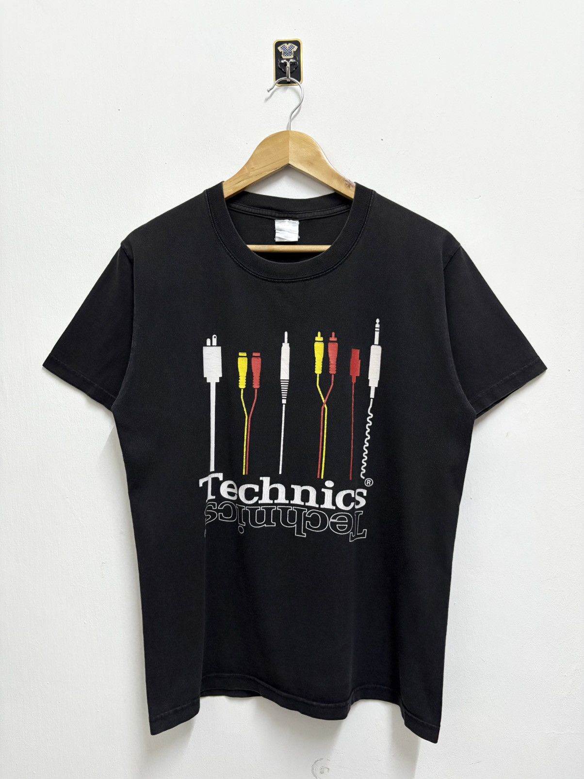 Band Tees 2000’s Technics Mix Cable Wireless / DJ DMC Champion T-Shirt Size US M / EU 48-50 / 2 - 1 Thumbnail