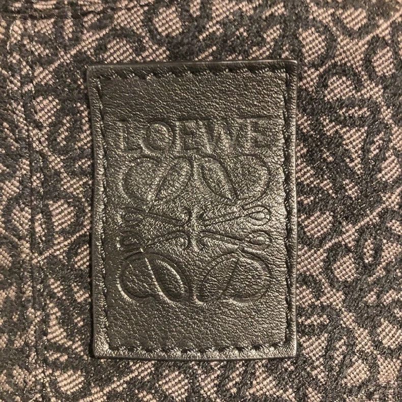 Loewe LOEWE size59 Spirited Away has a collaboration with Studio Size ONE SIZE - 8 Thumbnail