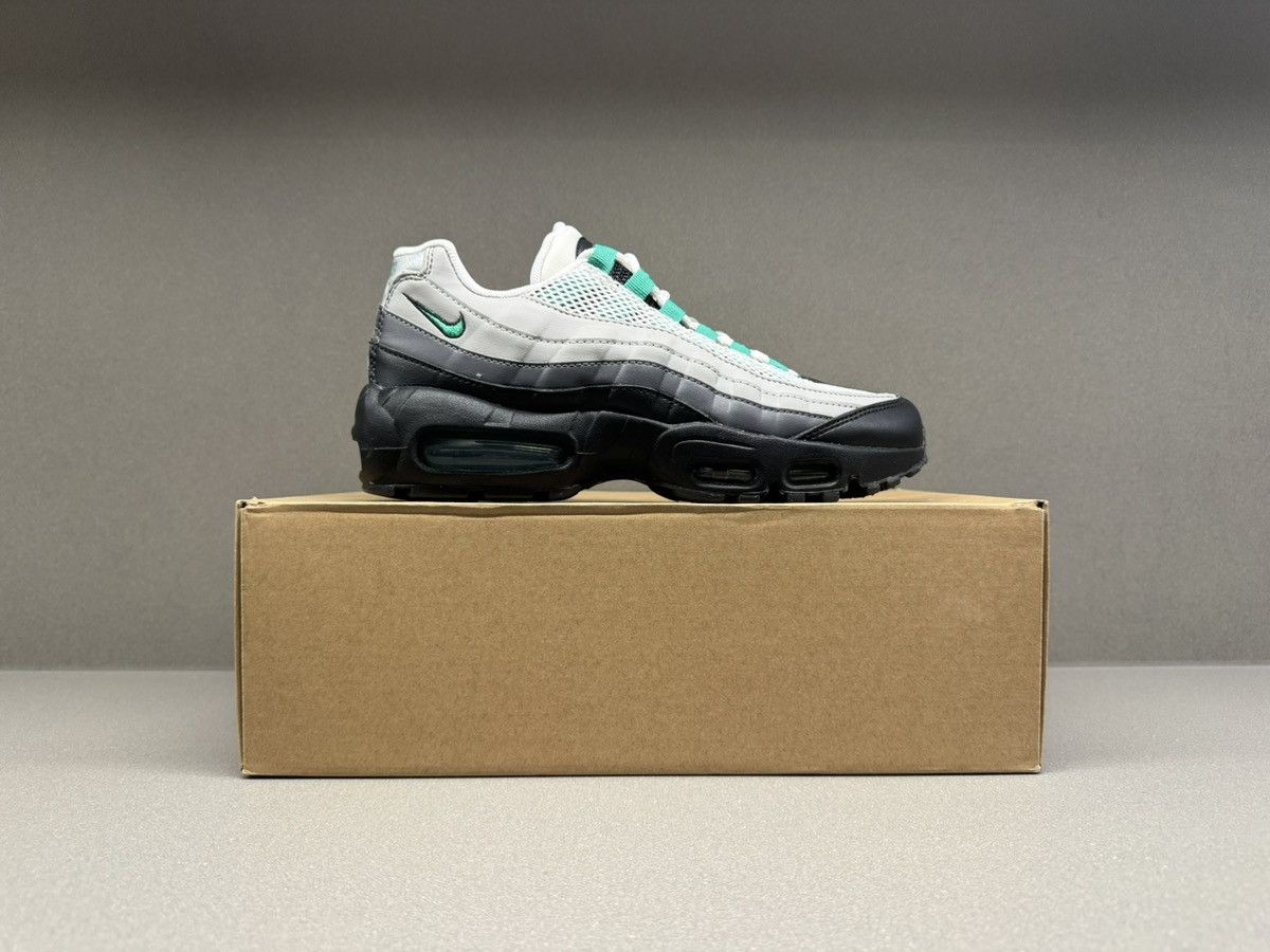 Nike Nike Air Max 95 Black Stadium Green Women’s Size US 7.5 / IT 37.5 - 3 Thumbnail