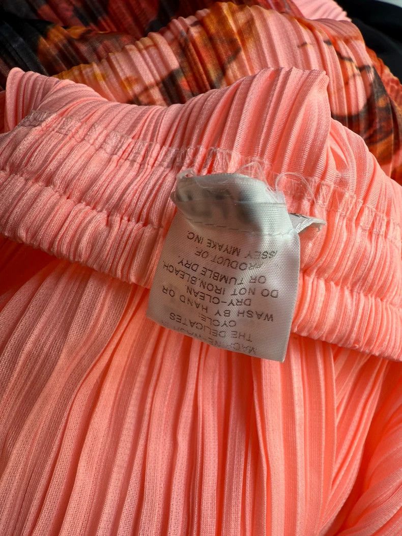 Issey Miyake Issey Miyake size:5 Strawberry cake pleated long dress Size 23" - 5 Thumbnail