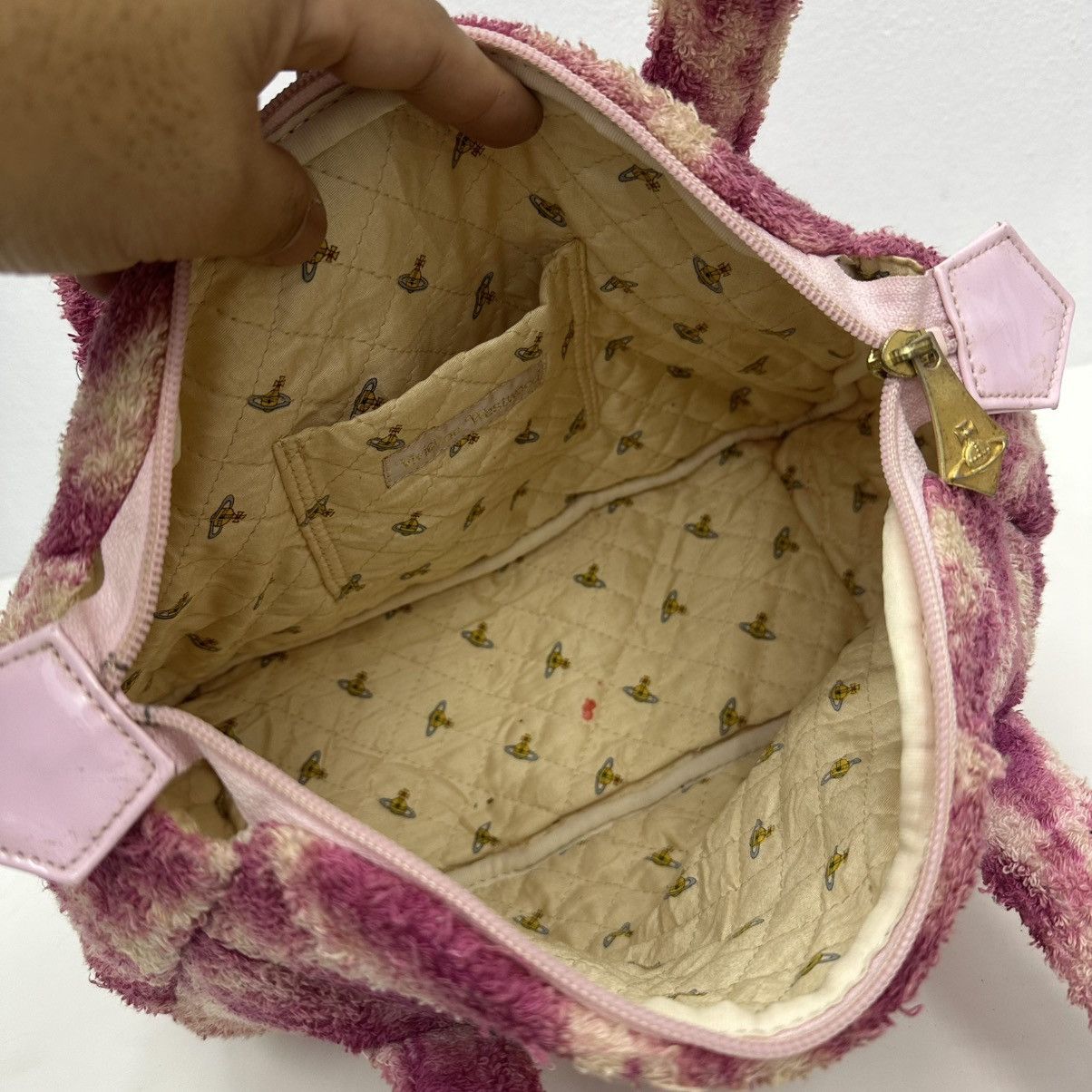 Vivienne Westwood ‼️YES‼️ AUTH. VIVIENNE WESTWOOD TIE DYE TERRY CLOTH CARRY BAG Size ONE SIZE - 13 Thumbnail