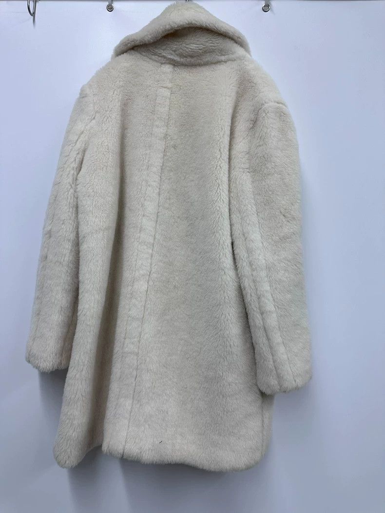Max Mara Max Mara Teddy coat Size L / US 10 / IT 46 - 2 Thumbnail