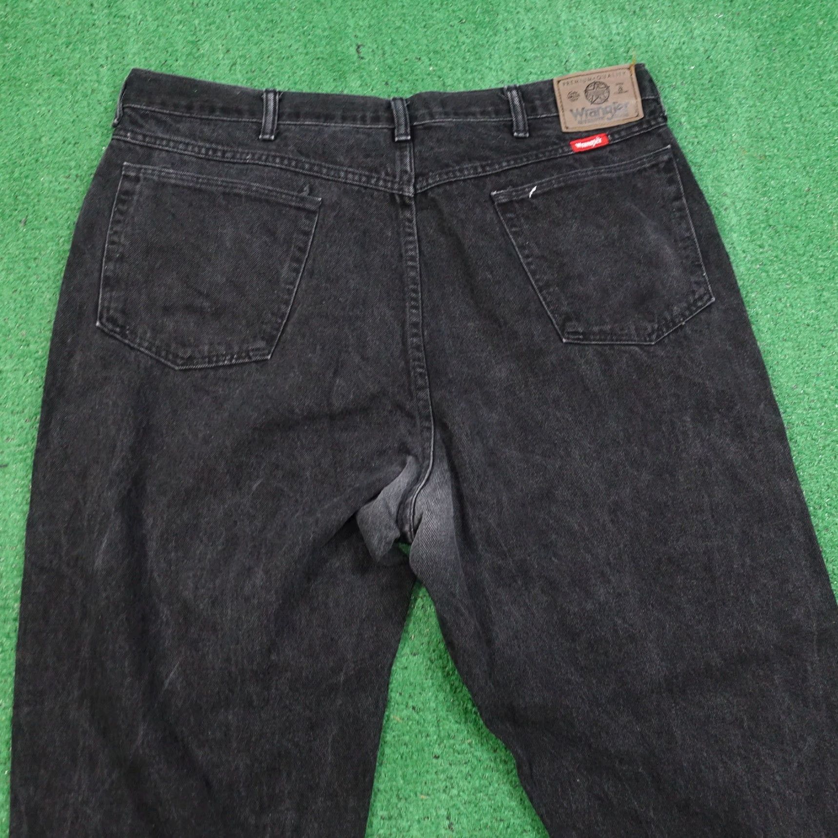 Wrangler VINTAGE Wrangler Jeans MENS Denim M446 Black 40x32 Casual Straight Regular Inseam 32 Mens Size US 40 / EU 56 - 5 Thumbnail