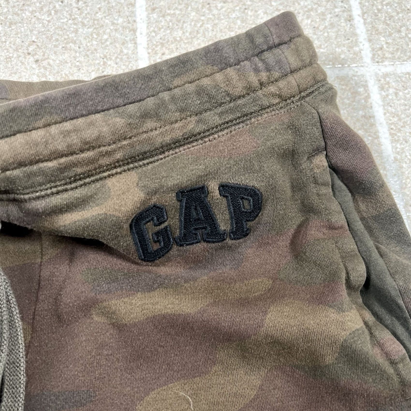 Gap GAP Sweatpants Joggers Small Tapered Drawstring Camouflage Green Men Athletic Bottoms Size US 29 - 3 Thumbnail