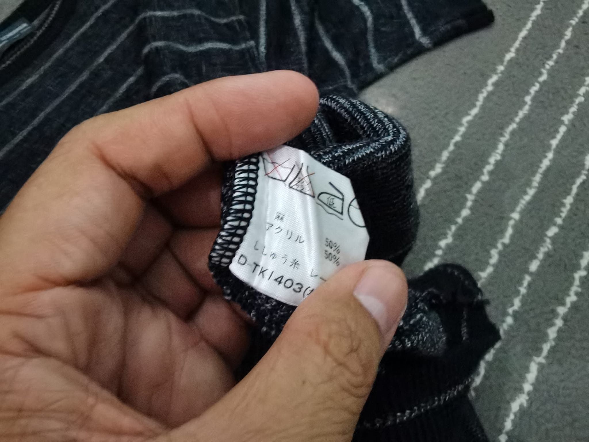 Jean-Louis Scherrer JEAN LOUIS SCHERRER homme cardigan M 7113 Size US M / EU 48-50 / 2 - 9 Thumbnail