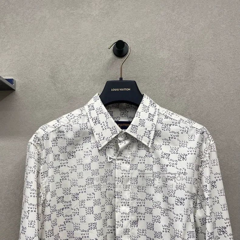 Louis Vuitton Louis Vuitton Full Print Gradient Long Sleeve White Shirt Size US S / EU 44-46 / 1 - 4 Thumbnail
