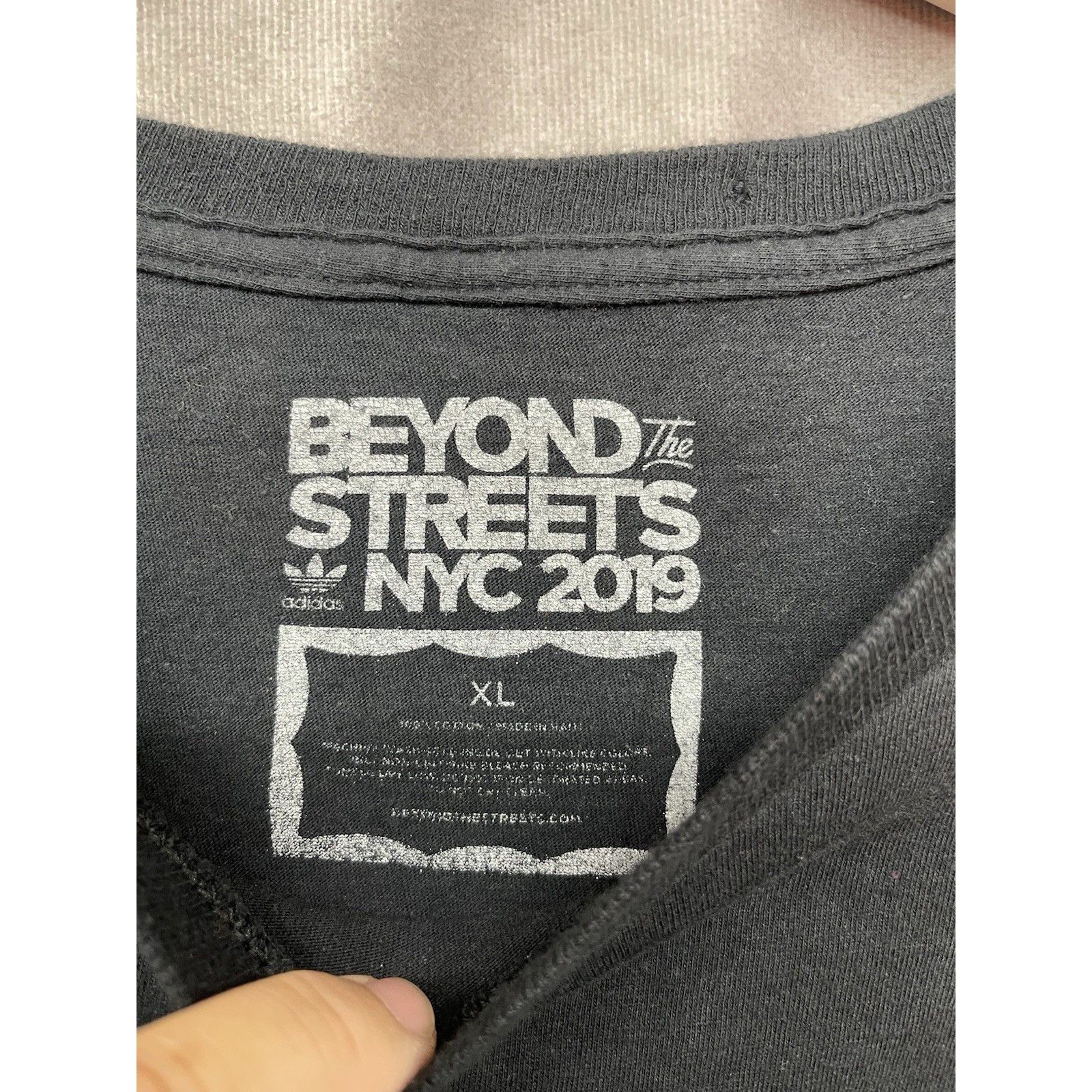 Adidas Adidas Beyond The Streets NYC 2019 T-Shirt XL Black Graffiti Size US XL / EU 56 / 4 - 4 Thumbnail