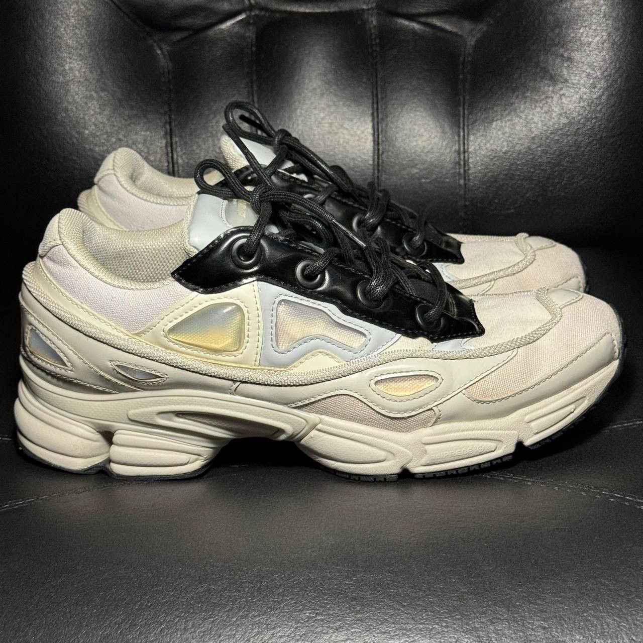 Adidas × Raf Simons Adidas Raf Simons Ozweego Cream White Size US 9 / EU 42 - 1 Thumbnail