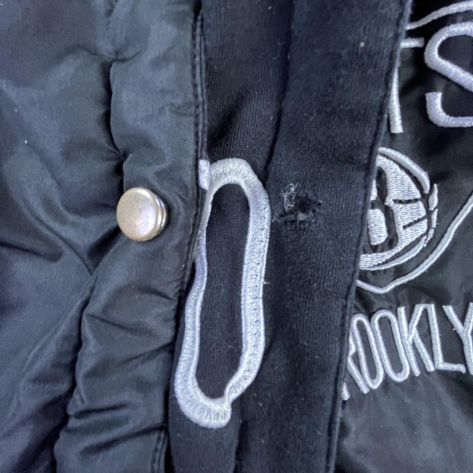 NBA Brooklyn Nets Reversible Jacket Large Black Gray Basketball Size US L / EU 52-54 / 3 - 11 Thumbnail