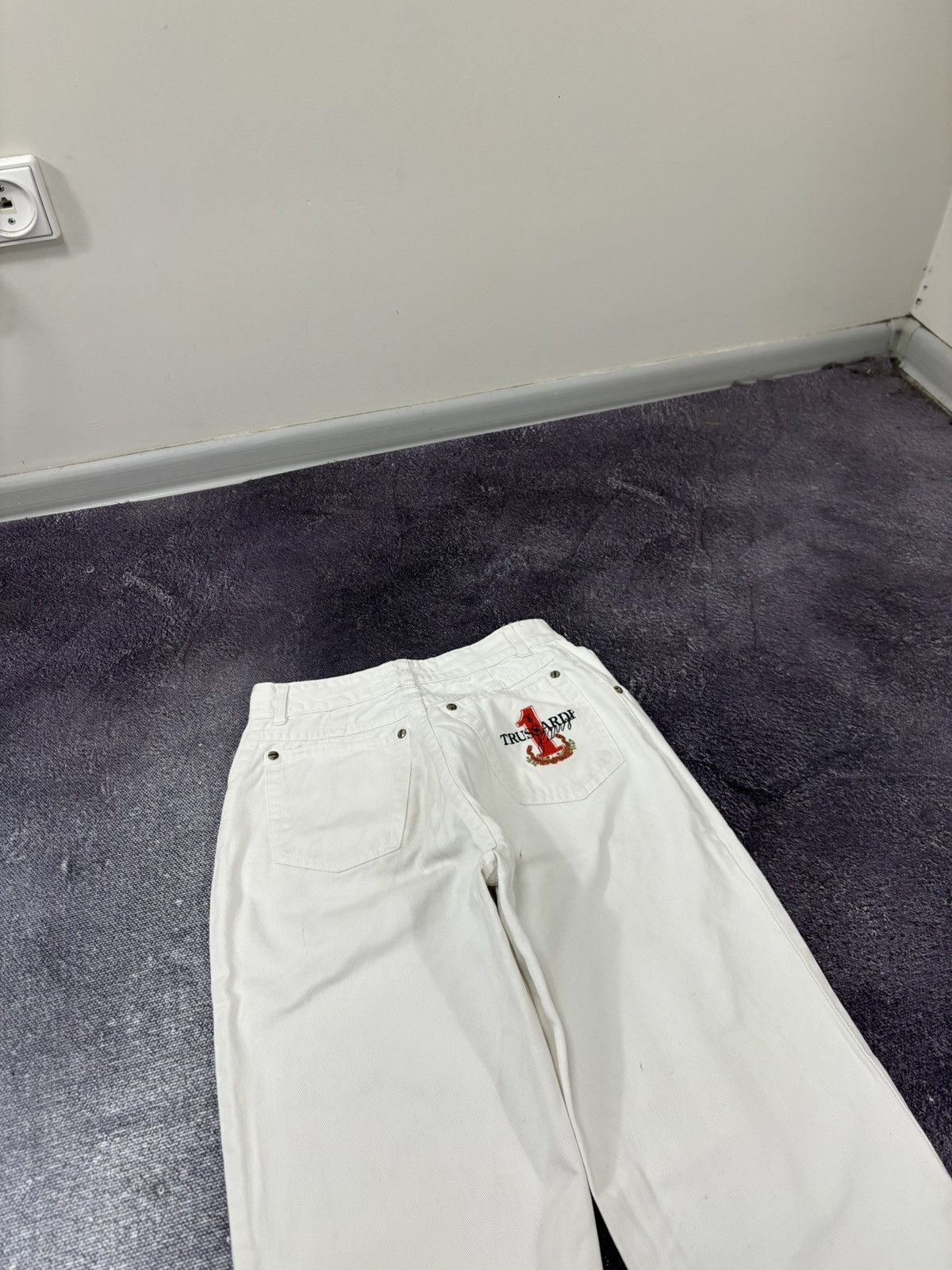 Trussardi Vintage Trussardi Women’s White Logo Luxury Tapered Jeans Size 28" / US 6 / IT 42 - 6 Thumbnail