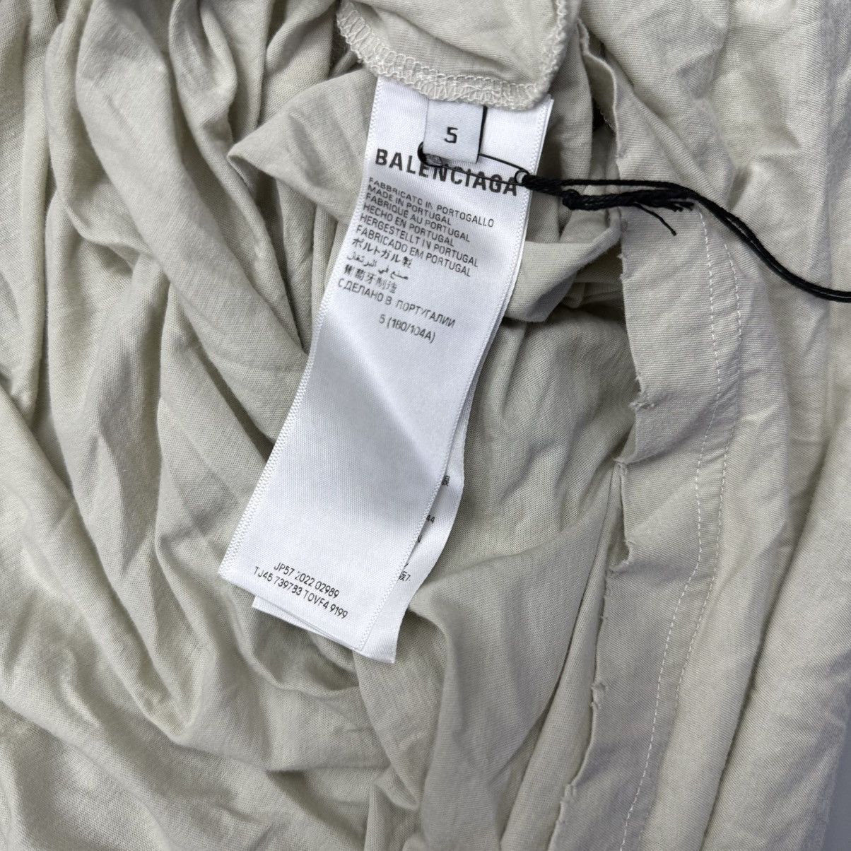 Balenciaga Balenciaga Neck Logo Distressed Long Sleeve T-Shirt Size US XXL / EU 58 / 5 - 4 Thumbnail