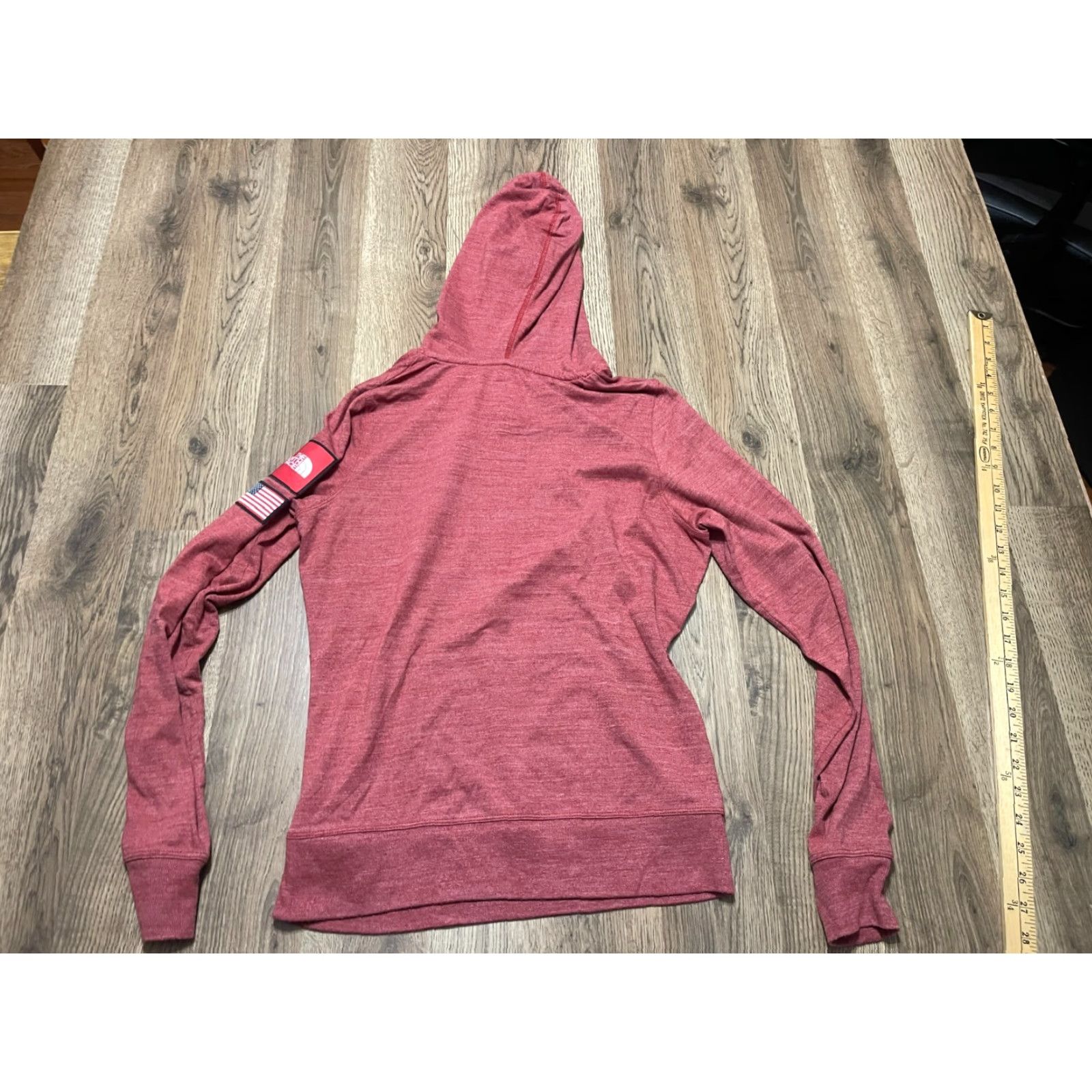 The North Face VINTAGE? The North Face Hoodie Women’s Small Red USA Flag Pullover Drawstring Shirt Size S / US 4 / IT 40 - 2 Thumbnail