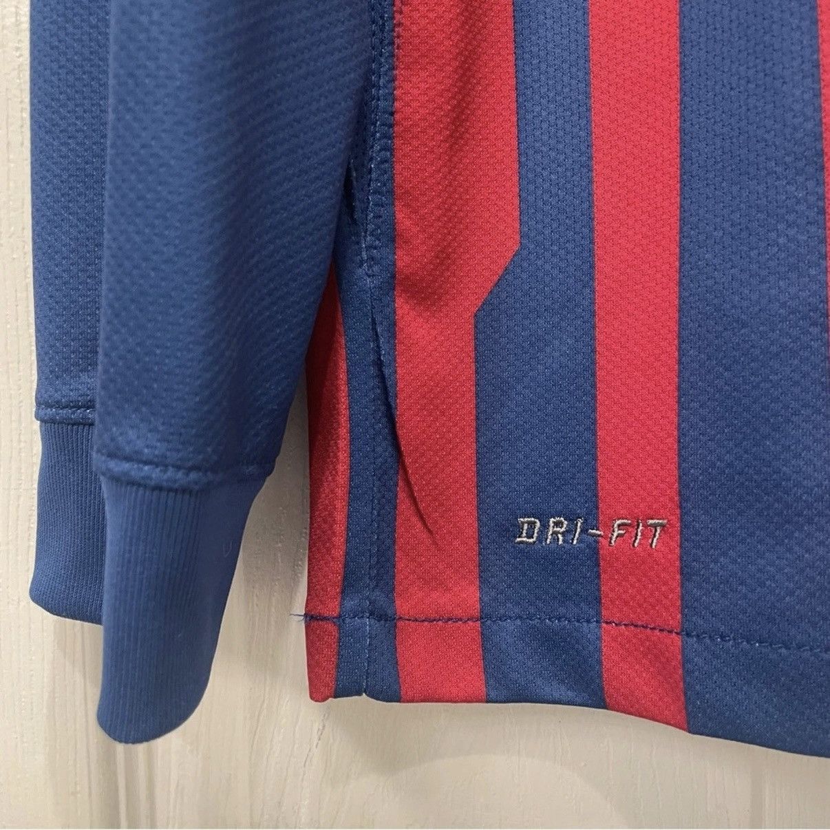 Nike Messi Barcelona 2011-2012 Home Jersey Long Sleeve Size US S / EU 44-46 / 1 - 6 Thumbnail