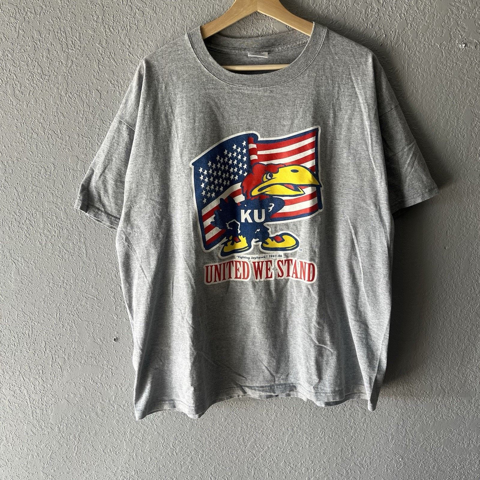 Delta Vintage KU Jayhawks United We Stand Delta Pro Weight Men’s Size US XL / EU 56 / 4 - 1 Thumbnail