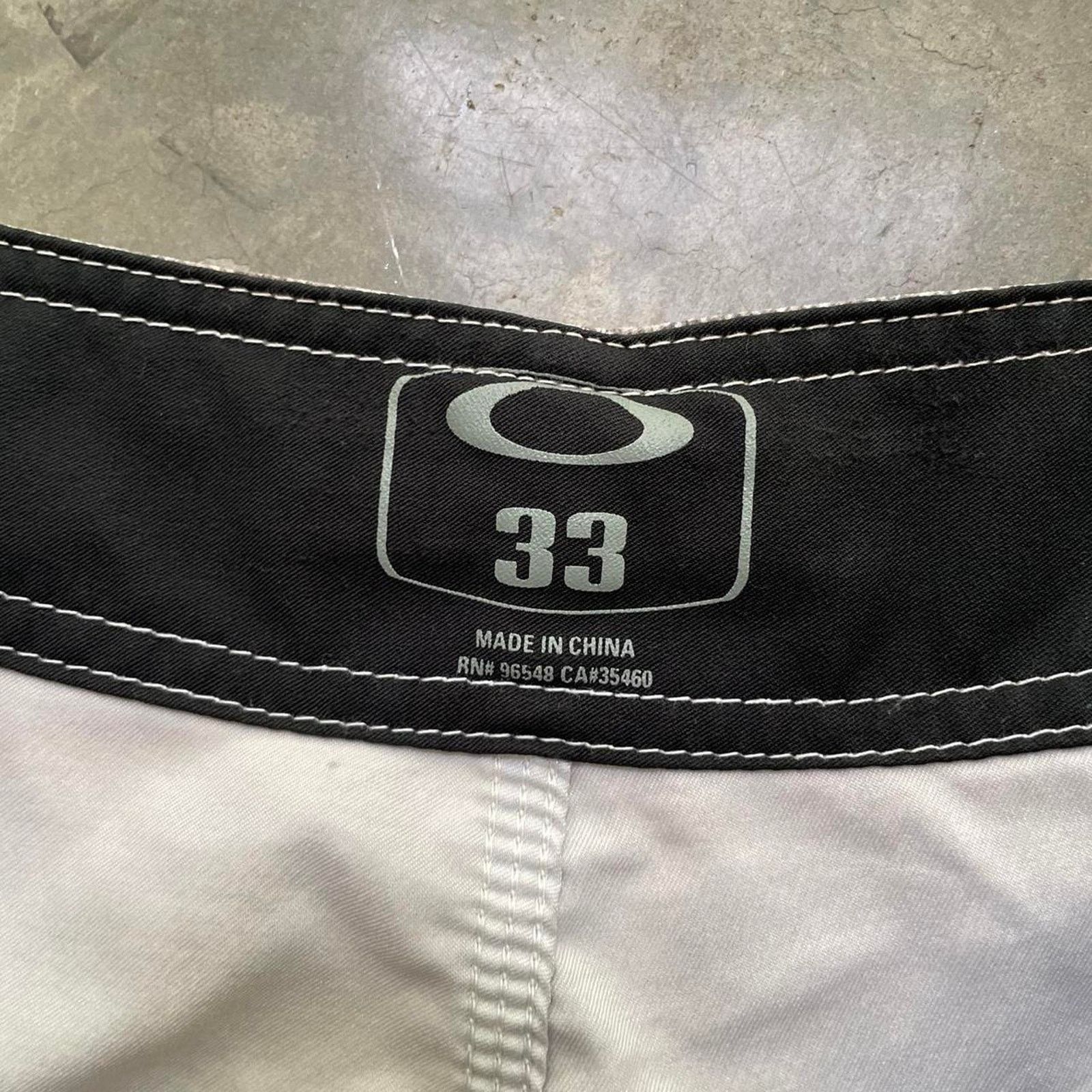 Oakley Oakley Grey Swim Shorts Size US 33 - 5 Thumbnail