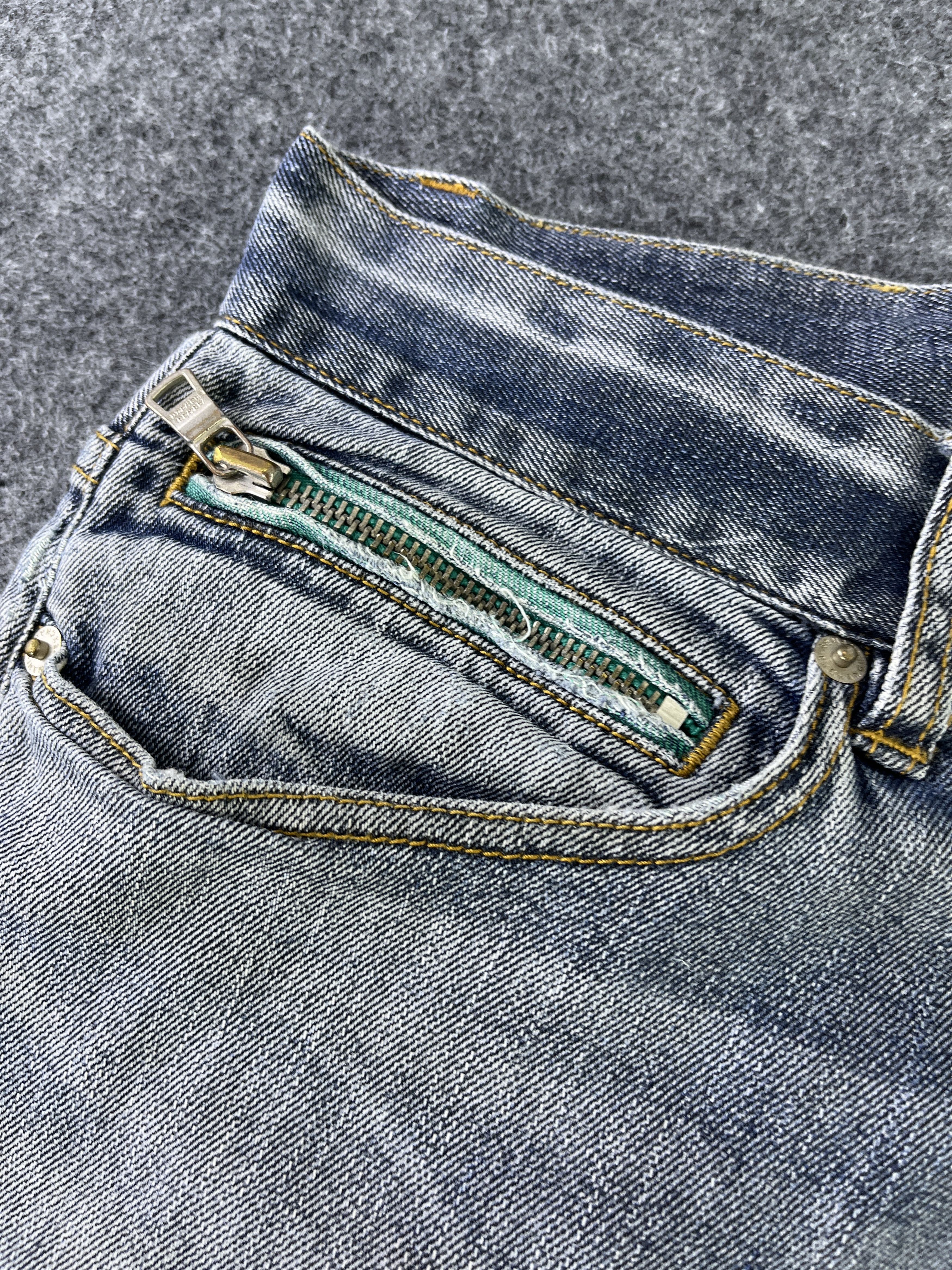 Armani Exchange Armani Exchange Faded Wash Jeans - J949 Size US 33 - 5 Thumbnail