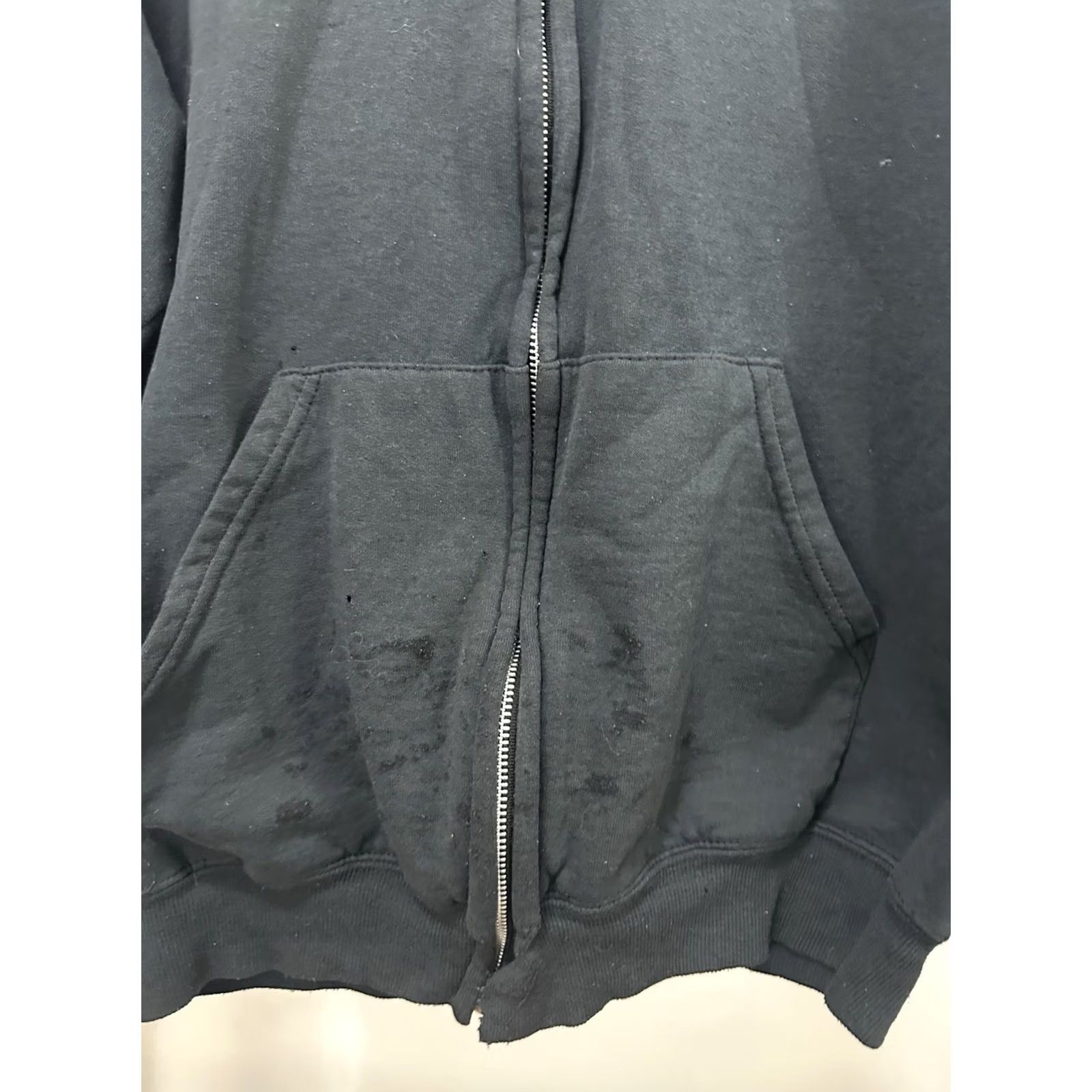 Fruit Of The Loom VTG Faded Grunge Distressed Worn Full Zip Hoodie Sweatshirt Size M Mens Black Full Zip Grunge Distressed Worn VTG Hoodie Sweatshirt M Black Mens Size US M / EU 48-50 / 2 - 5 Thumbnail