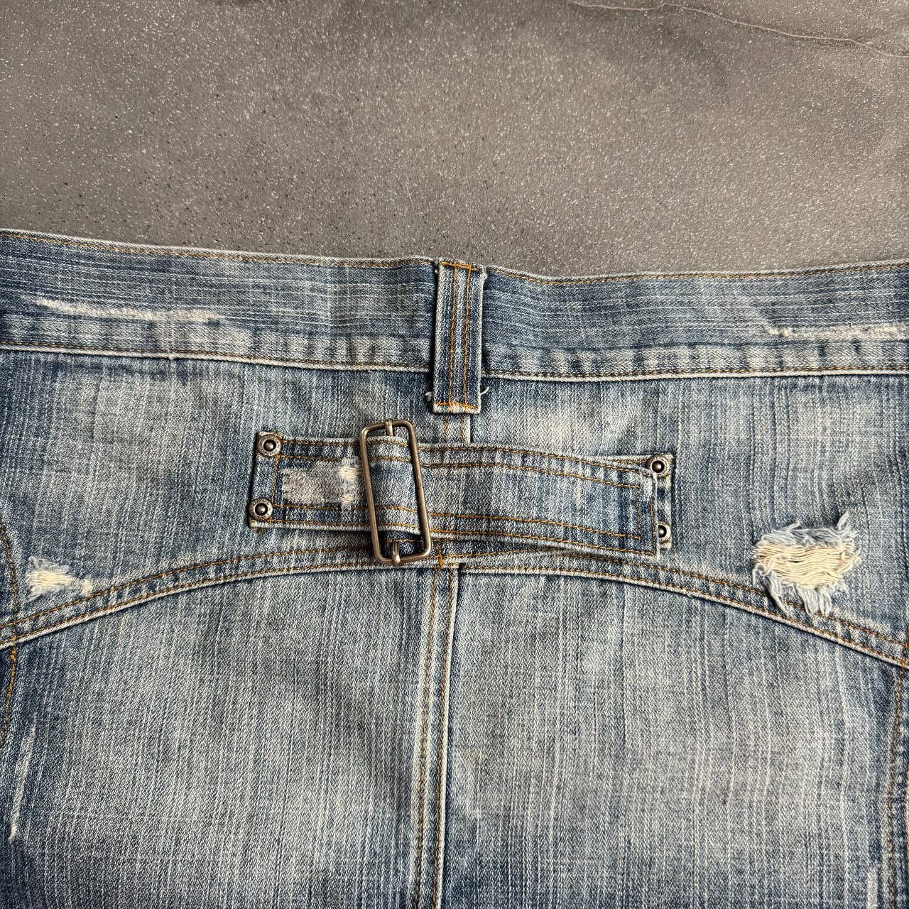 Japanese Brand Y2K Bondage Distressed Denim Mini Skirt Size 32" / US 10 / IT 46 - 7 Thumbnail