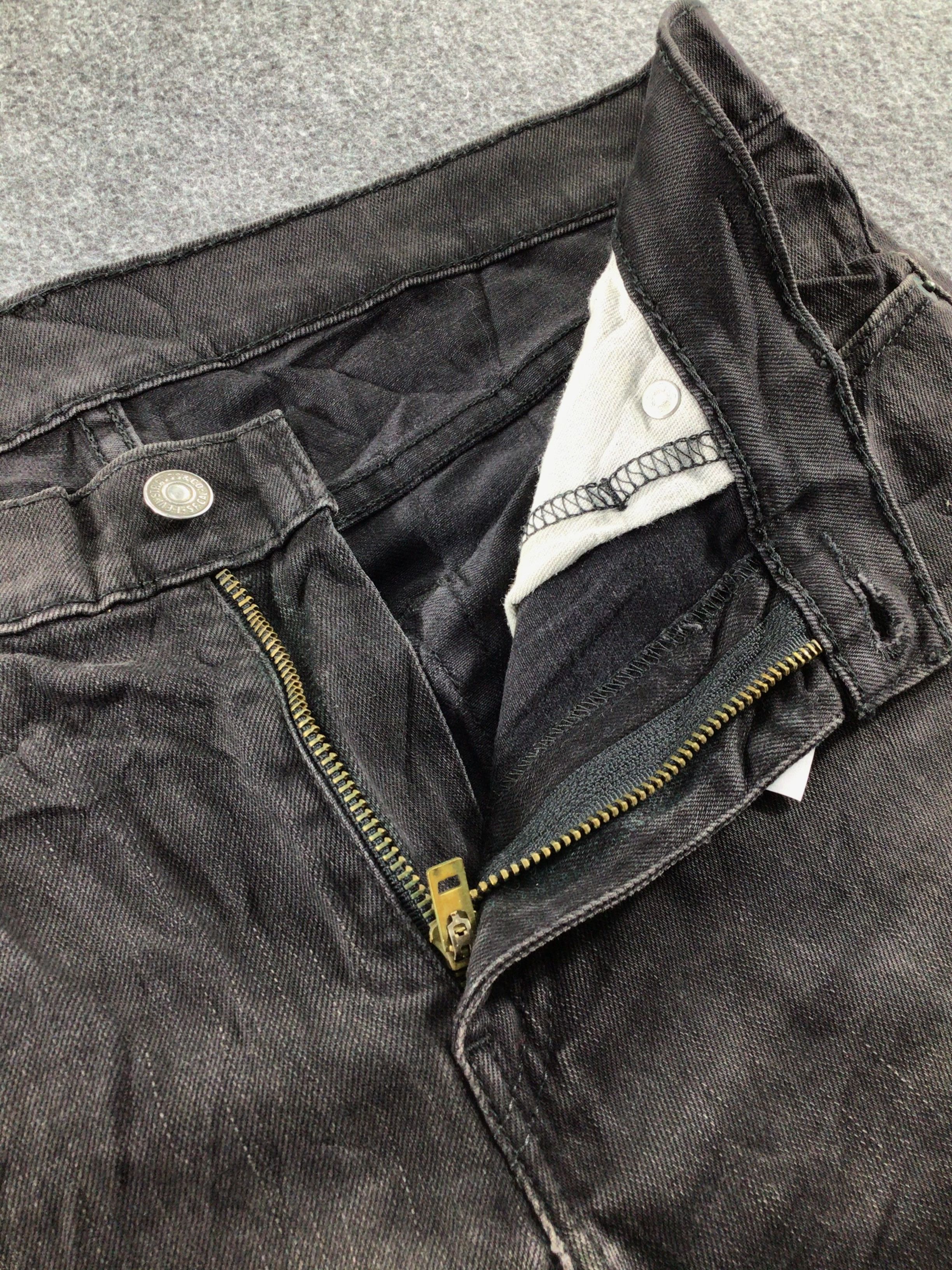 Levi's Vintage Levis 511 Jeans Faded Black Denim -J463 Size US 35 - 8 Thumbnail