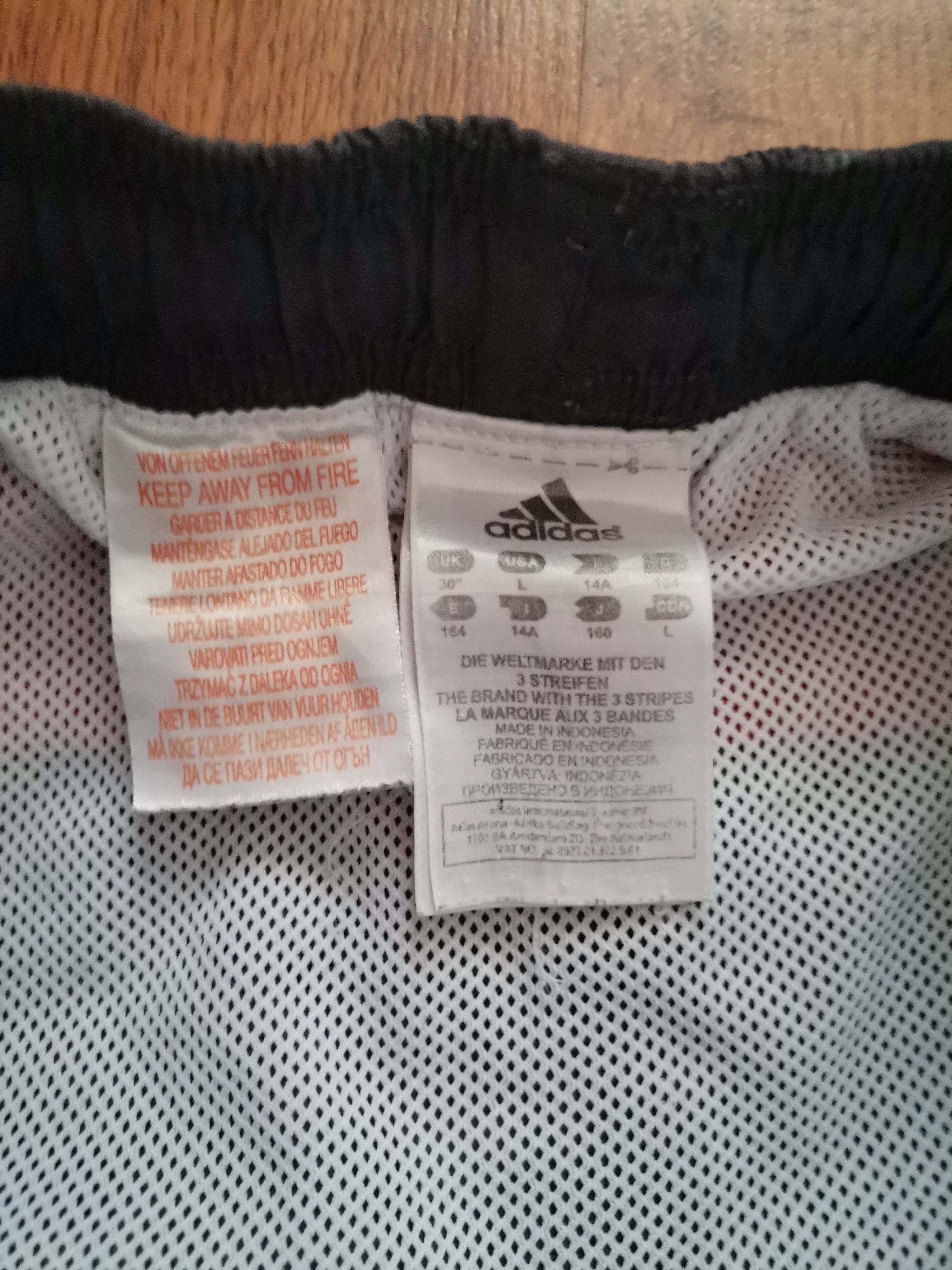 Adidas Vintage Adidas Shorts Size US 32 / EU 48 - 3 Thumbnail