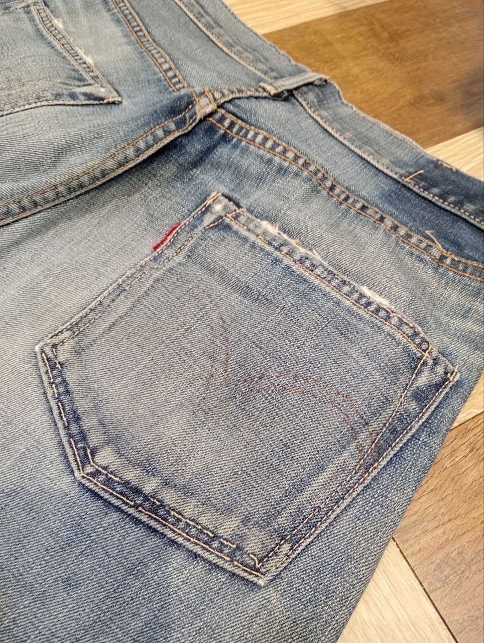 Levi's Vintage Clothing LEVI'S VINTAGE 501 CAPITAL E SELVEDGE BLUE DENIM JEANS Size US 30 / EU 46 - 16 Thumbnail