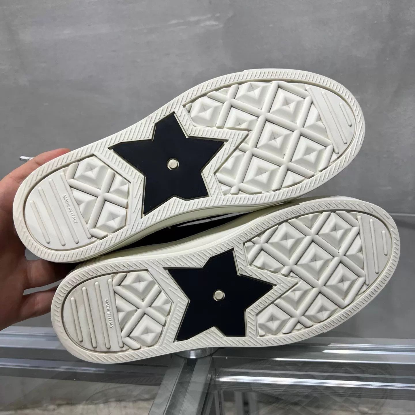 Dior Dior classic b&w logo canvas sneaker size 35 Size US 4.5 / IT 34.5 - 7 Thumbnail