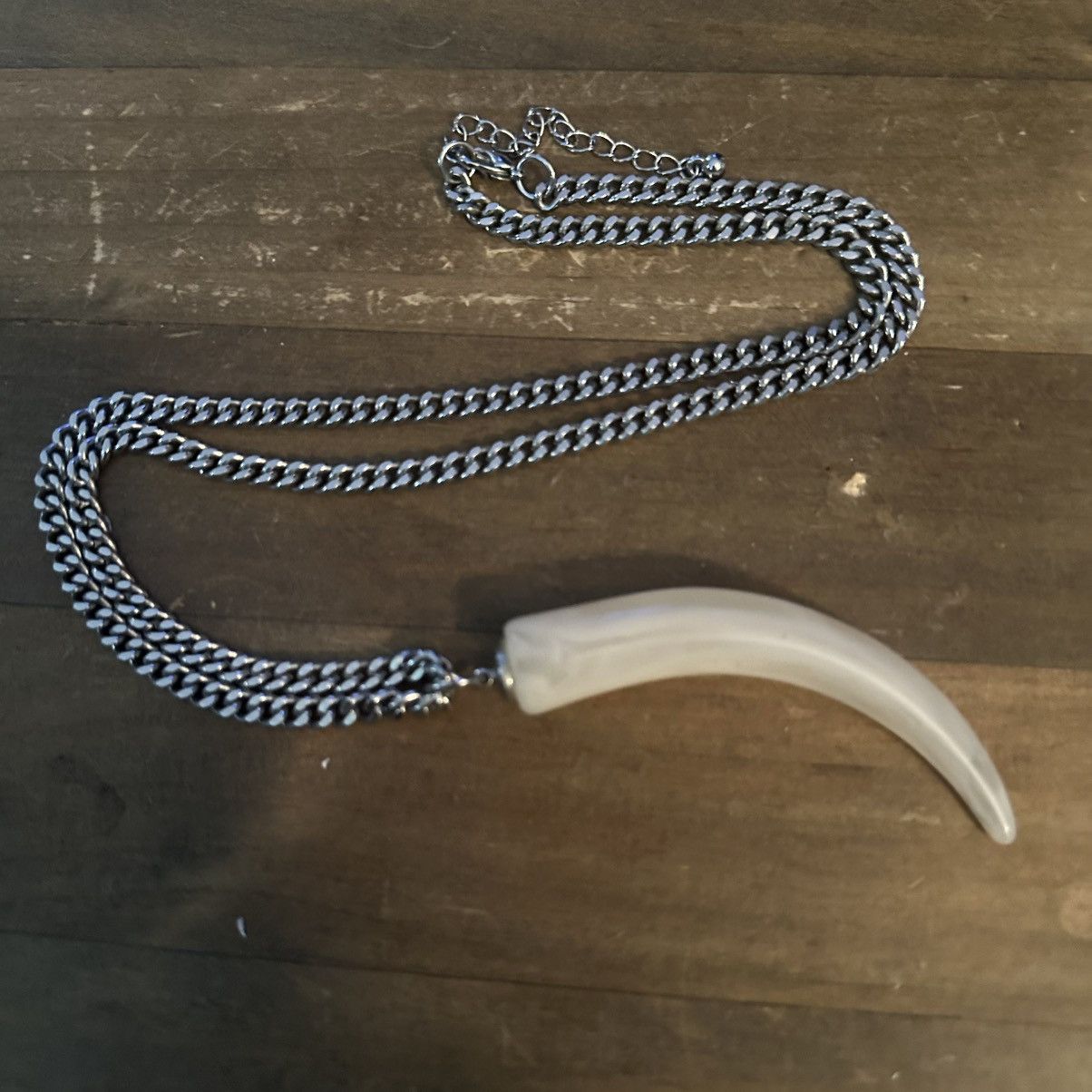 Other Silver tone large horn pendant necklace Size ONE SIZE - 2 Thumbnail