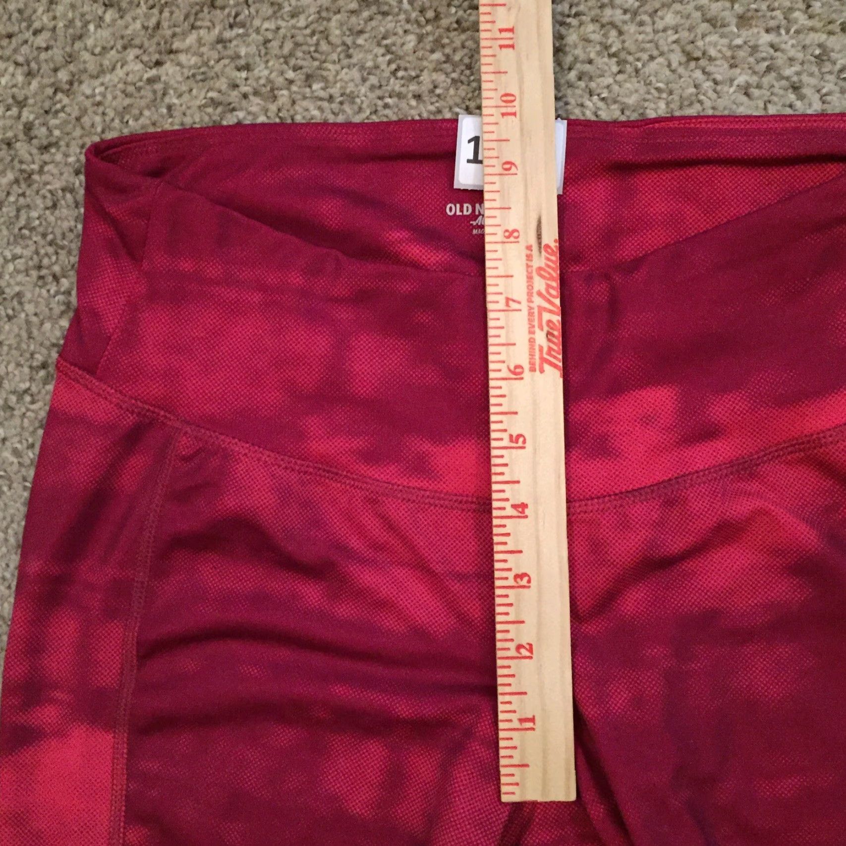 Old Navy Old Navy Leggings Shirt Women's Medium Red Knee Length Geometric Jegging Activewear M Red Polyester Blend 20 in Inseam Size 32" / US 10 / IT 46 - 4 Thumbnail