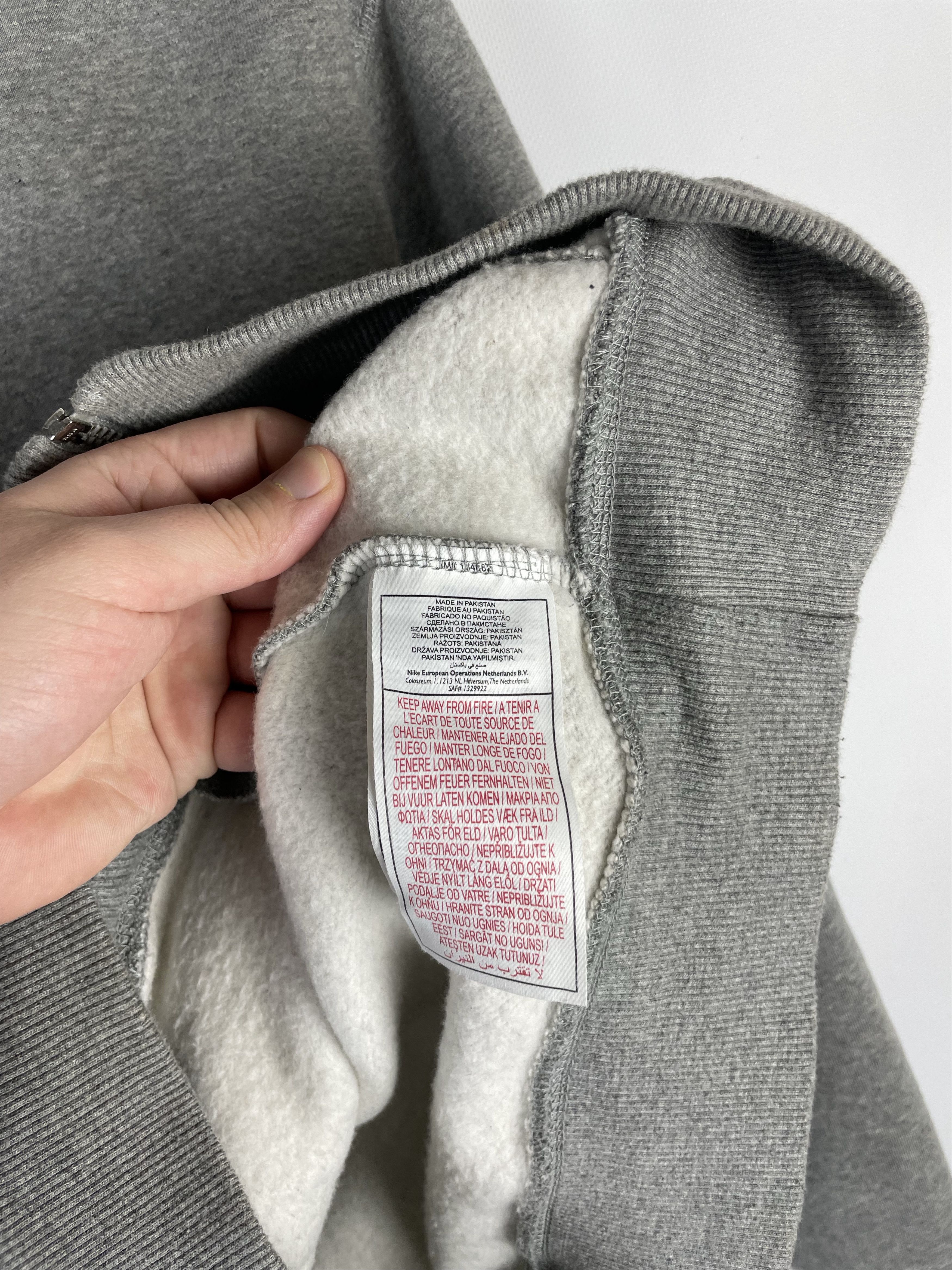 Nike Vintage Nike Zip Hoodie Y2K Size US L / EU 52-54 / 3 - 7 Thumbnail