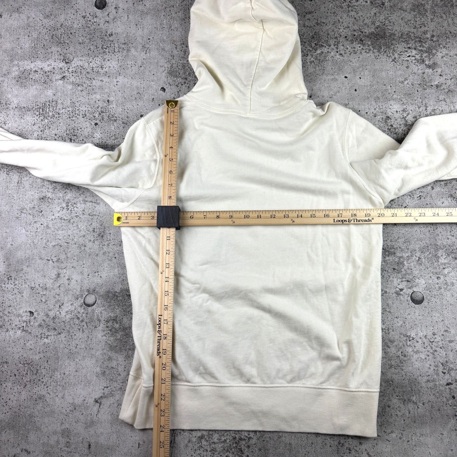 Kaws Kaws X Uniqlo Sesame Street Hoodie Size Medium (20x24) Size US M / EU 48-50 / 2 - 6 Thumbnail
