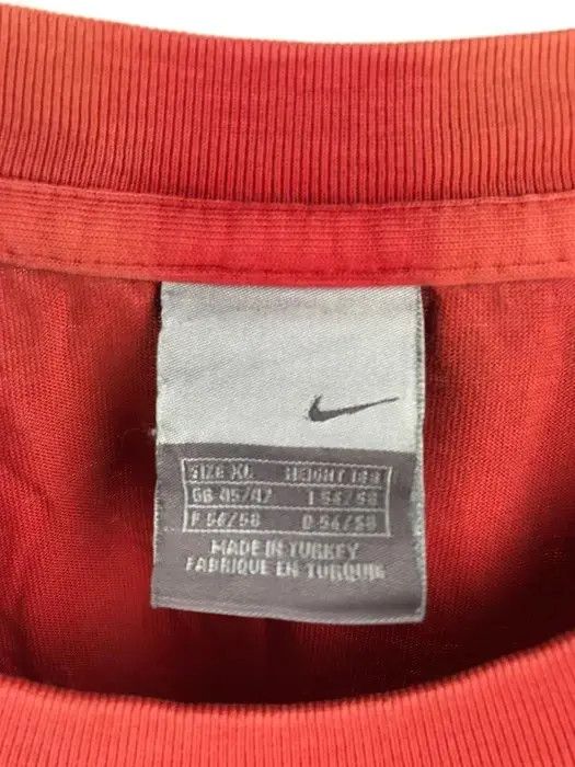 Nike Nike T-shirt big logo vintage size XLarge Y2K Size US XL / EU 56 / 4 - 4 Thumbnail