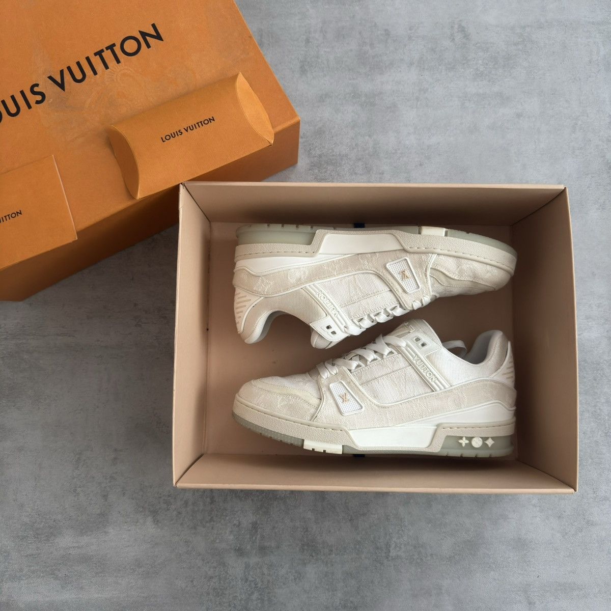 Louis Vuitton Louis Vuitton LV Sneaker Beige Monogram Denim Size US 9 / EU 42 - 4 Thumbnail