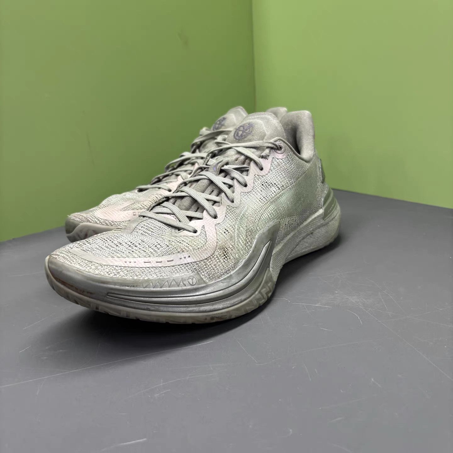 Li-Ning Li-Ning Gamma Silver Toad K15 Size US 10 / EU 43 - 1 Thumbnail
