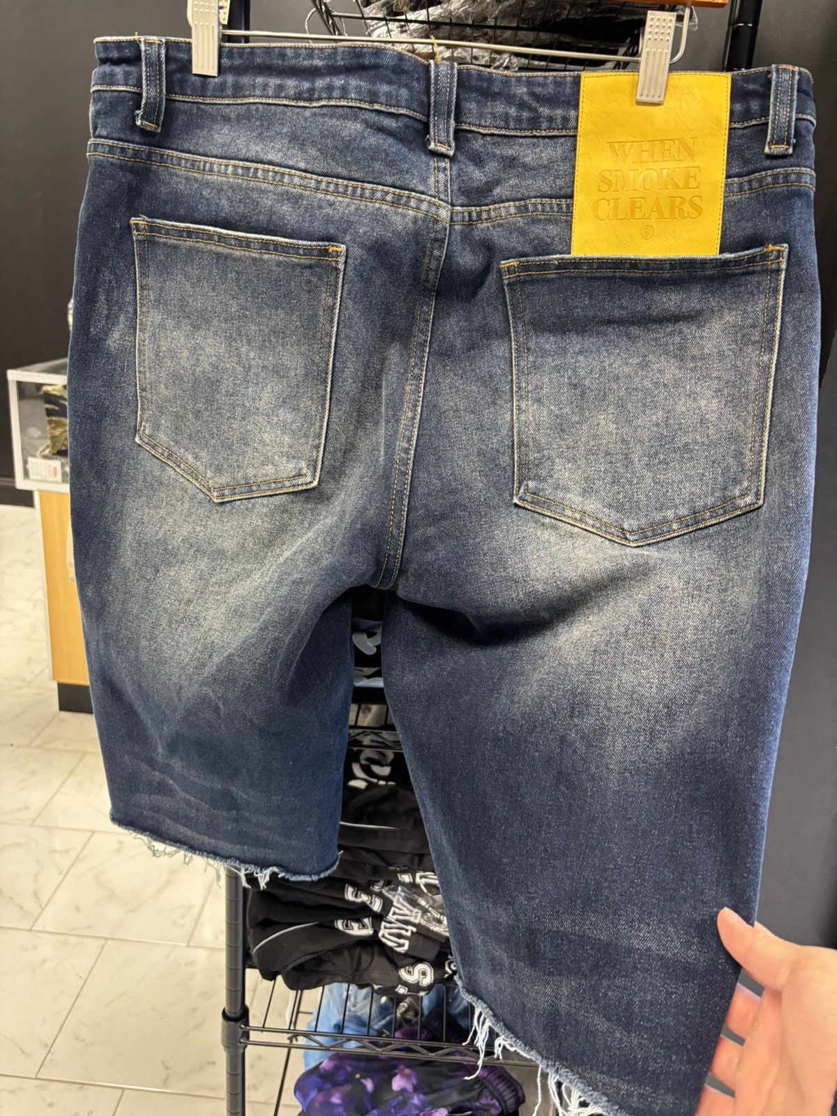 Whensmokeclears When smoke clear jean shorts applique pearl Size US 38 / EU 54 - 2 Thumbnail
