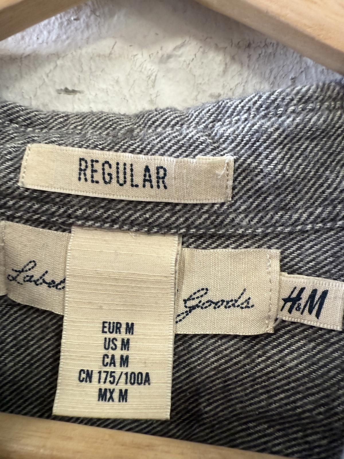 H&M H&M Men's Regular Fit Casual Button-Down Shirt, Medium Size US M / EU 48-50 / 2 - 3 Thumbnail