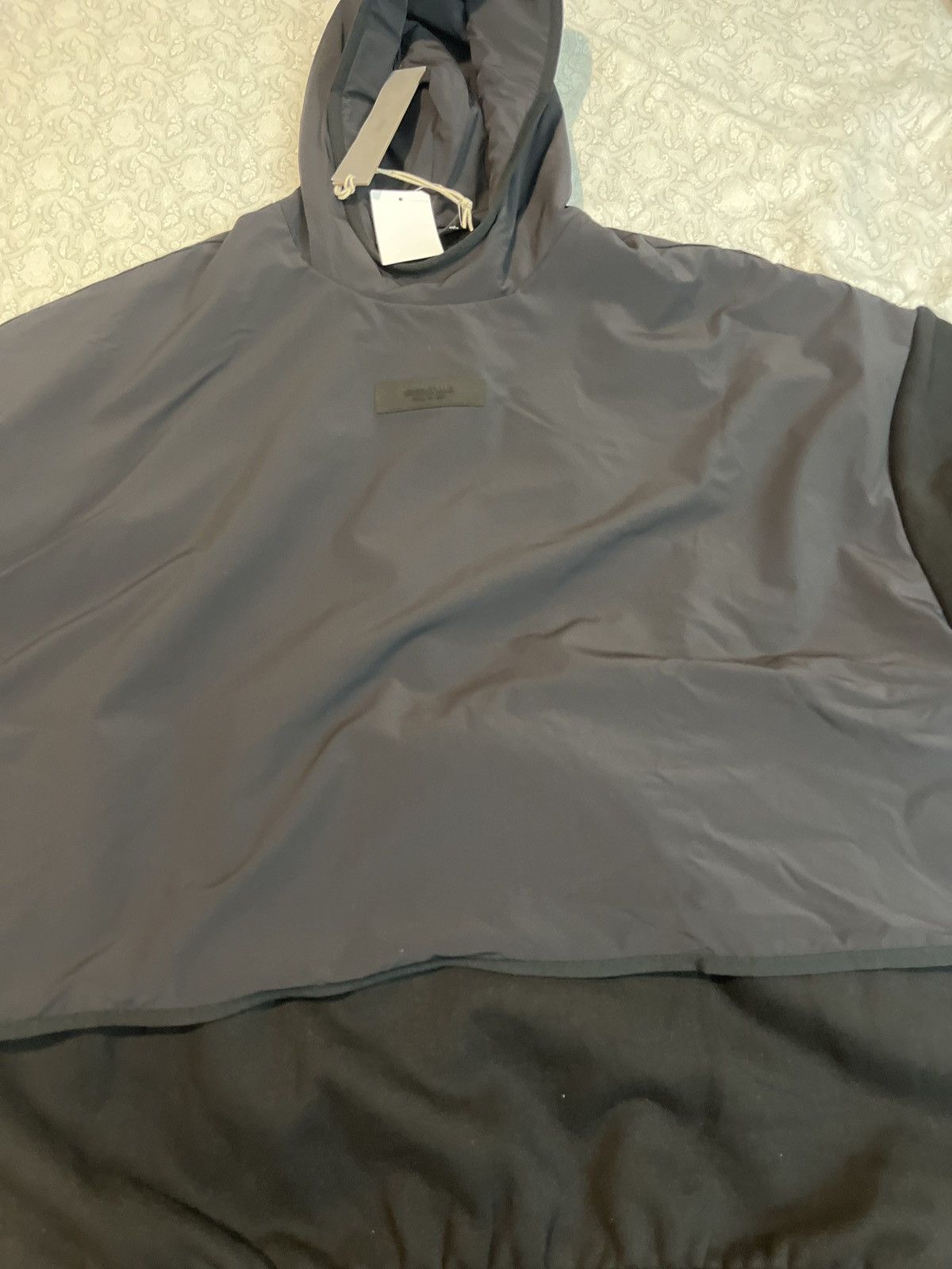 Fear of God Fear of God Essentials Black Pullover Nylon Hoodie L NWT Size US L / EU 52-54 / 3 - 16 Thumbnail
