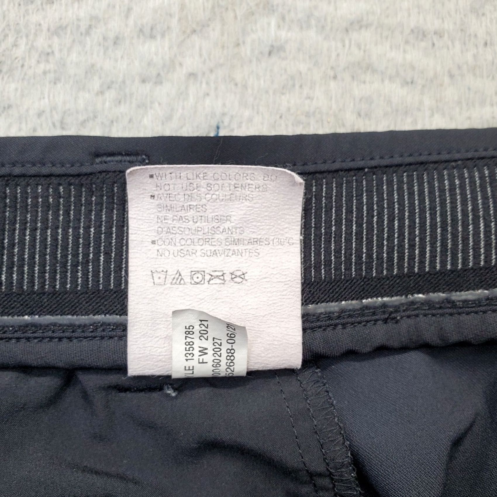 Under Armour Under Armour Chino Shorts Mens Size 36 Black Slash Pocket Flat Front Low Waist BBQ? Size US 36 / EU 52 - 8 Thumbnail