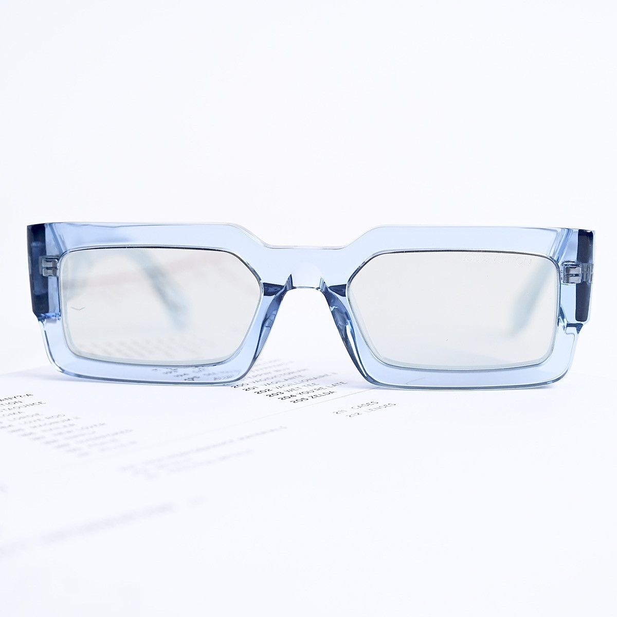 Louis Vuitton LOUIS VUITTON CRYSTAL BLUE SUNGLASSES Size ONE SIZE - 10 Thumbnail