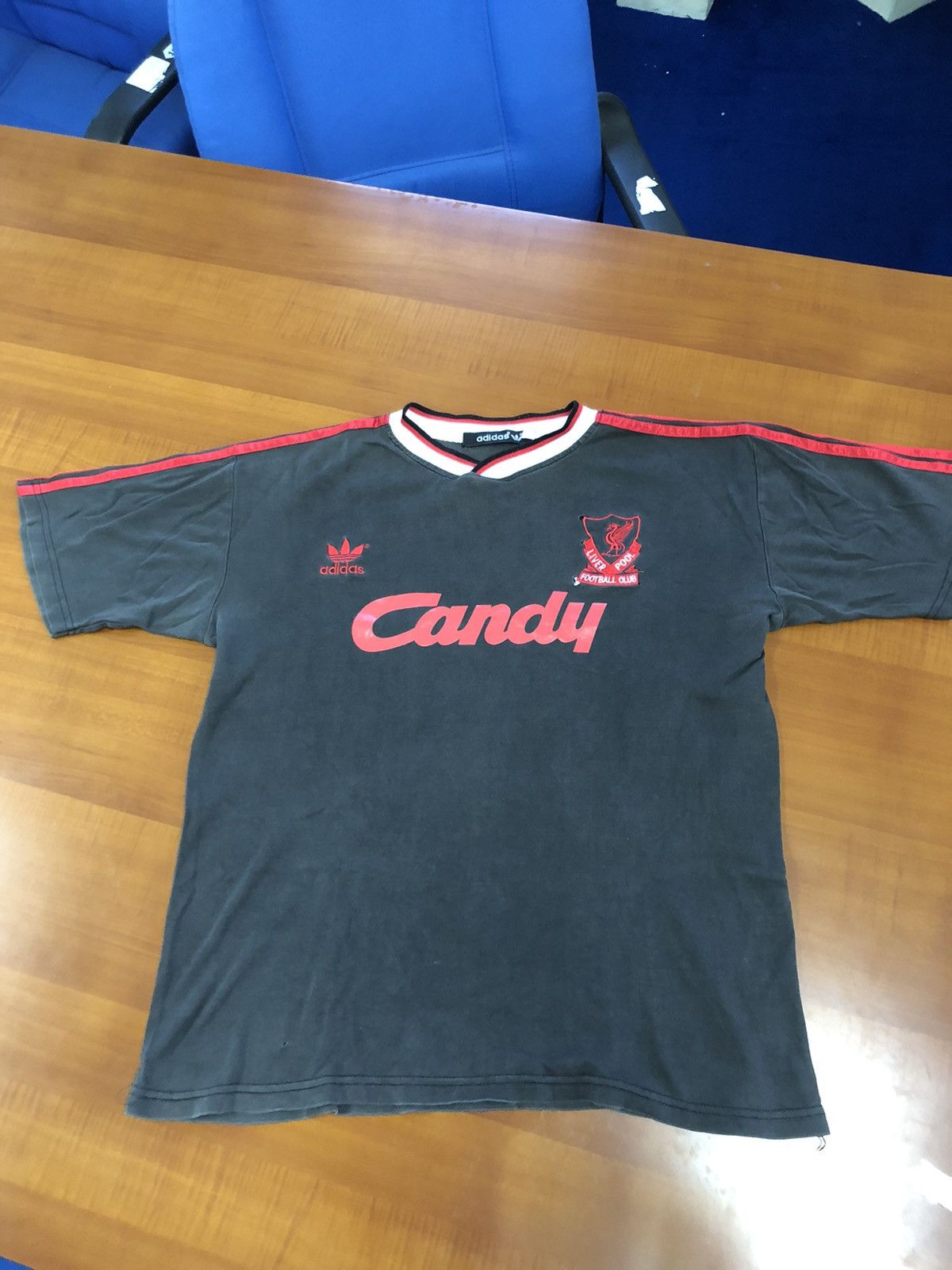 Adidas Adidas Liverpool Vintage TShirt Size US M / EU 48-50 / 2 - 9 Thumbnail