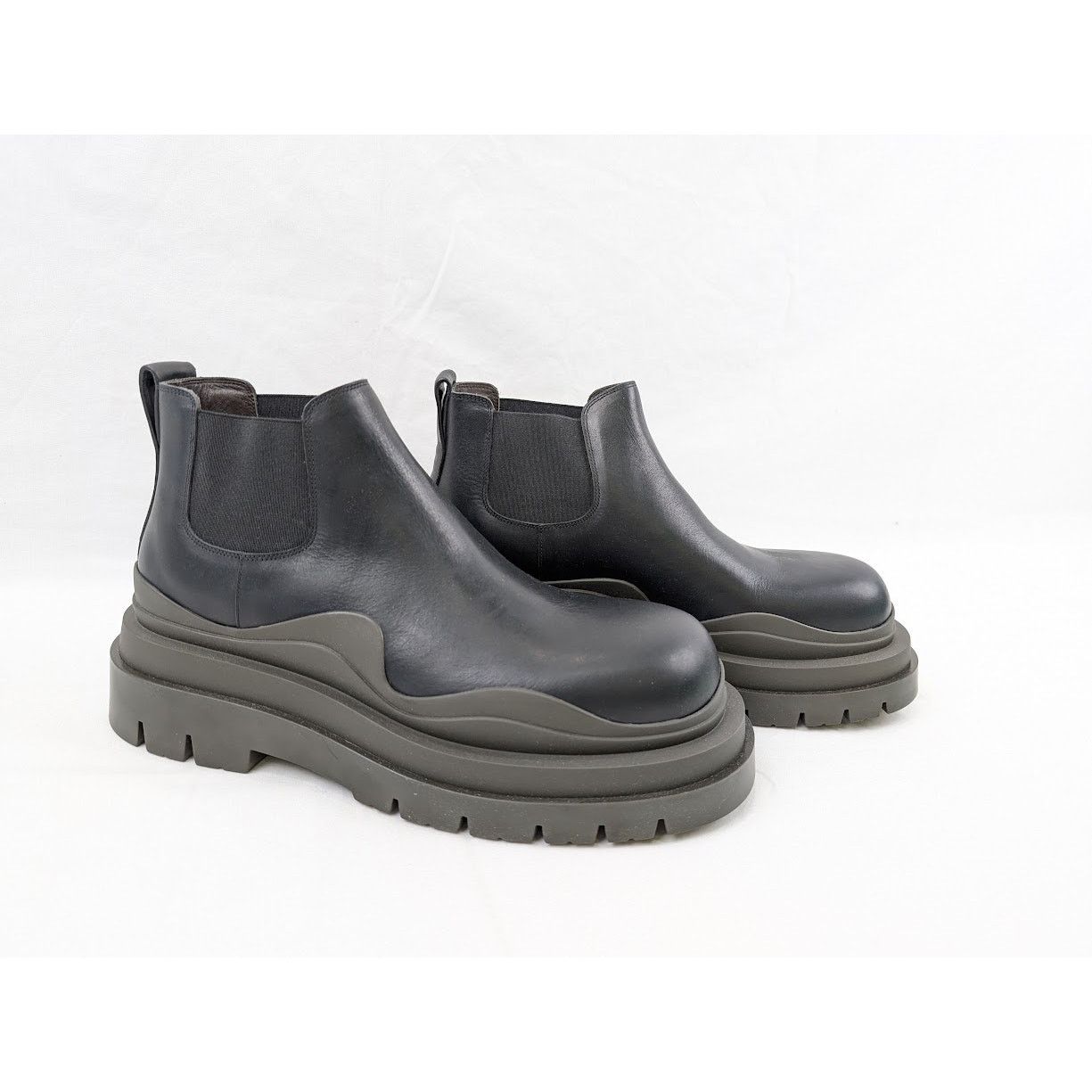 Bottega Veneta o1rshd1 Military Calf Tire Ankle Boots in Black Size US 11 / EU 44 - 12 Thumbnail