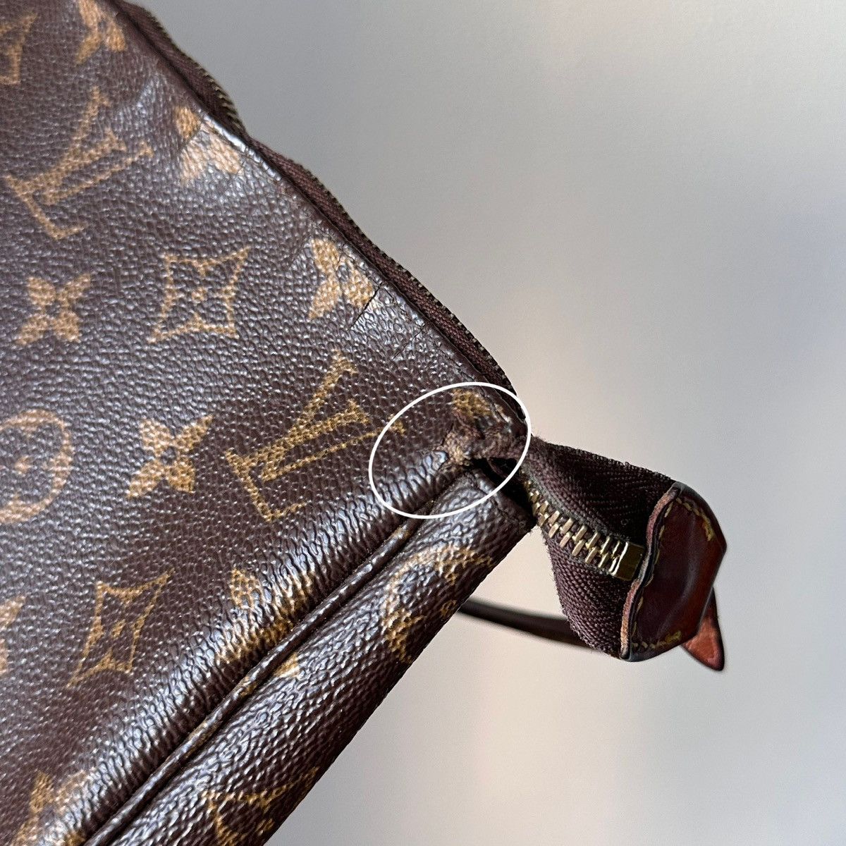 Louis Vuitton 1998s Louis Vuitton Vintage Monogram LV Pochette Bag SL0998 Size ONE SIZE - 18 Thumbnail