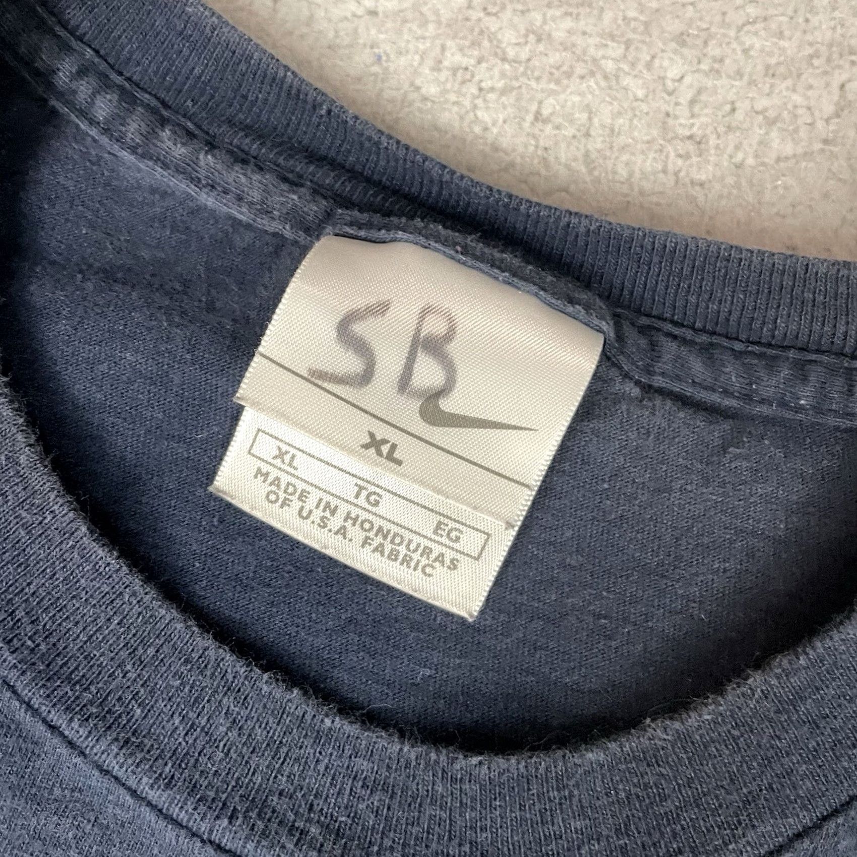 Nike VINTAGE Nike T Shirt Mens XL Blue Gray Tag Center Swoosh Vtg Shield Rare Check 90s Nike Swoosh Logo Shirt Mens XL Blue Gray Check Pattern Short Sleeve Size US XL / EU 56 / 4 - 6 Thumbnail