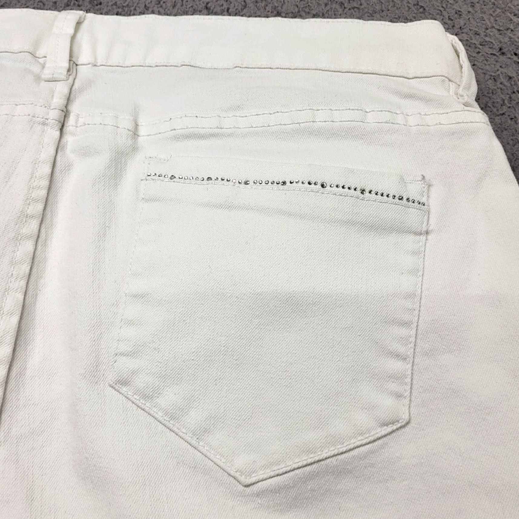 NYDJ VINTAGE? No — NYDJ Capris Jeans Women 16P Denim Chloe Bling Outline White 5-Pocket Stretch Regular NYDJ Chloe USA Preppy City 16P Womens Capris Jeans Size 38" / US 16 / IT 52 - 4 Thumbnail