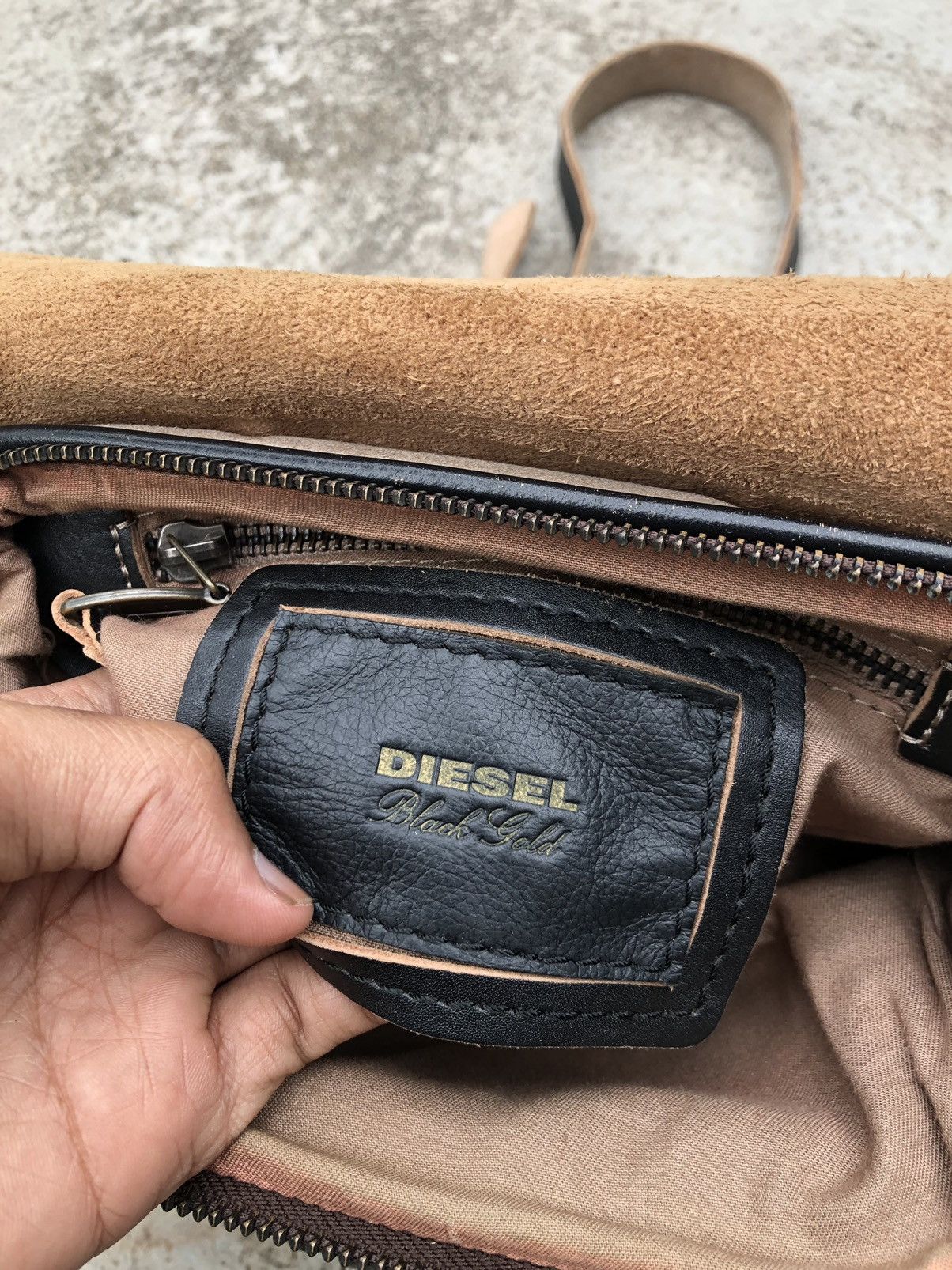 Diesel FULLY LEATHER DIESEL BLACK GOLD SLINGBAG Size ONE SIZE - 14 Thumbnail