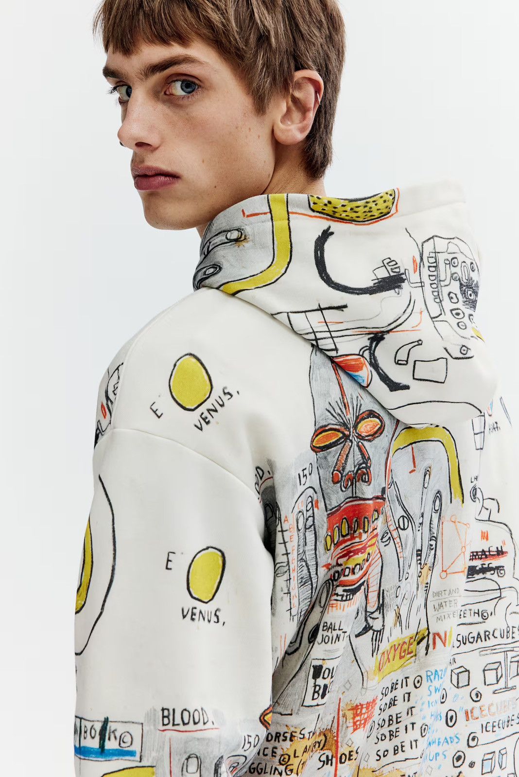 H&M × Jean-Michel Basquiat × Who Decides War WHO DECIDES WAR x BASQUIAT x H&M RELAXED FIT COTTON HOODIE Size US S / EU 44-46 / 1 - 7 Thumbnail