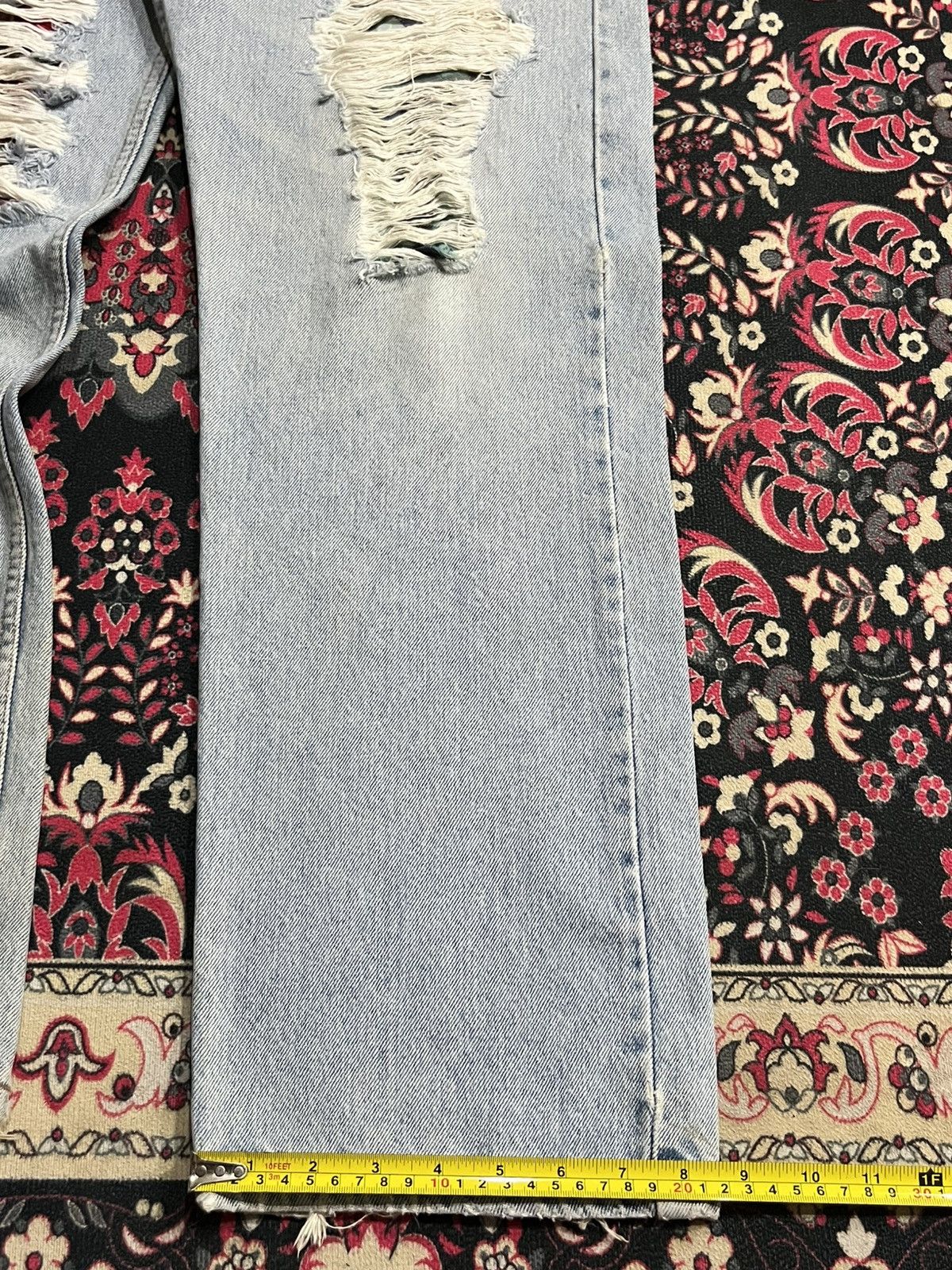 Vintage Vintage 90s Levi’s 505 Batwing Regular Straight Trashed Jean Size US 36 / EU 52 - 16 Thumbnail