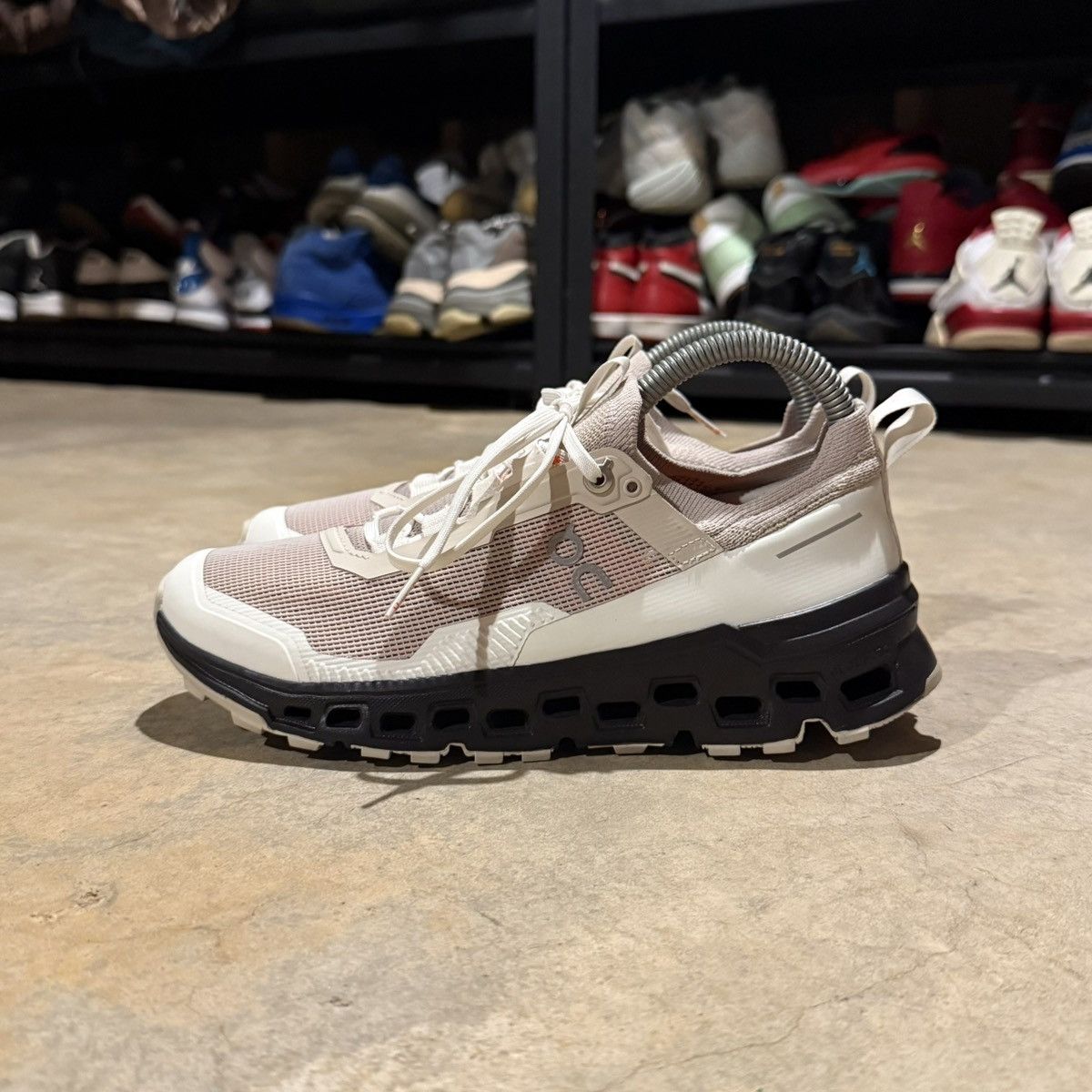 On On Running Cloudultra 2 Sand/Black US 7 Size US 7 / EU 40 - 1 Thumbnail
