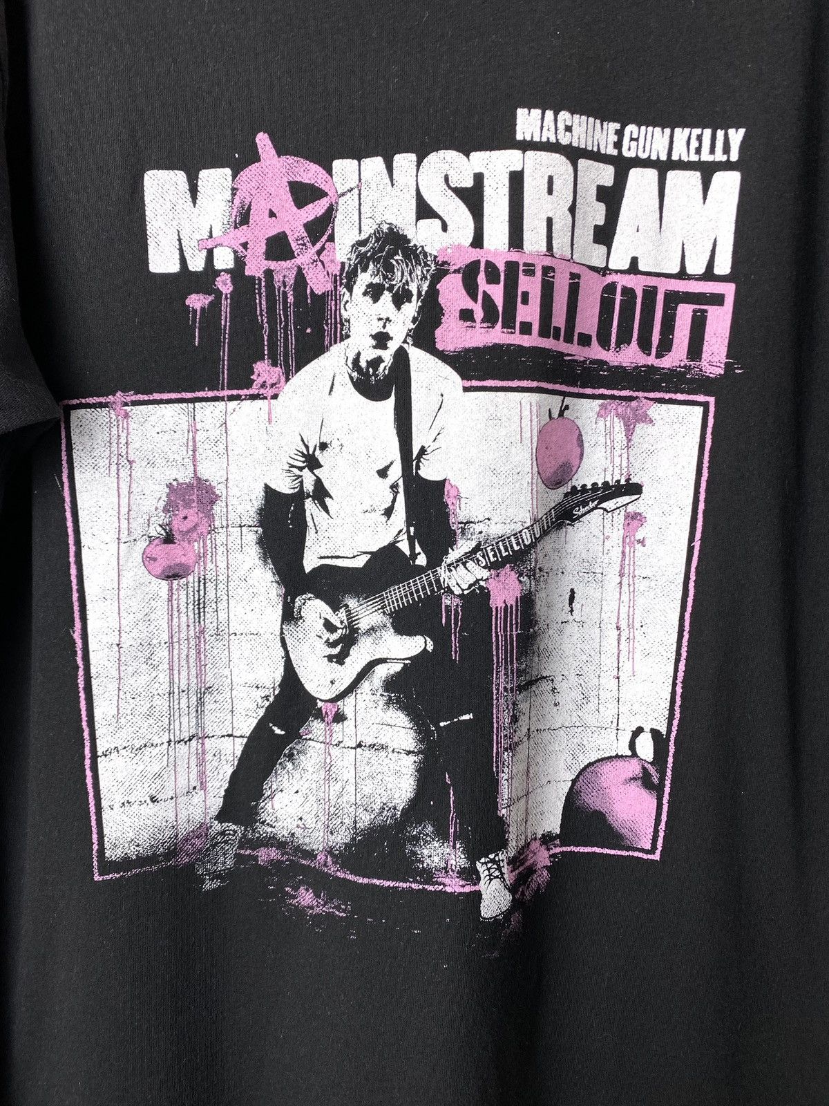 Band Tees MGK Machine Gun Kelly Tour Band T Shirt Size US XL / EU 56 / 4 - 2 Thumbnail
