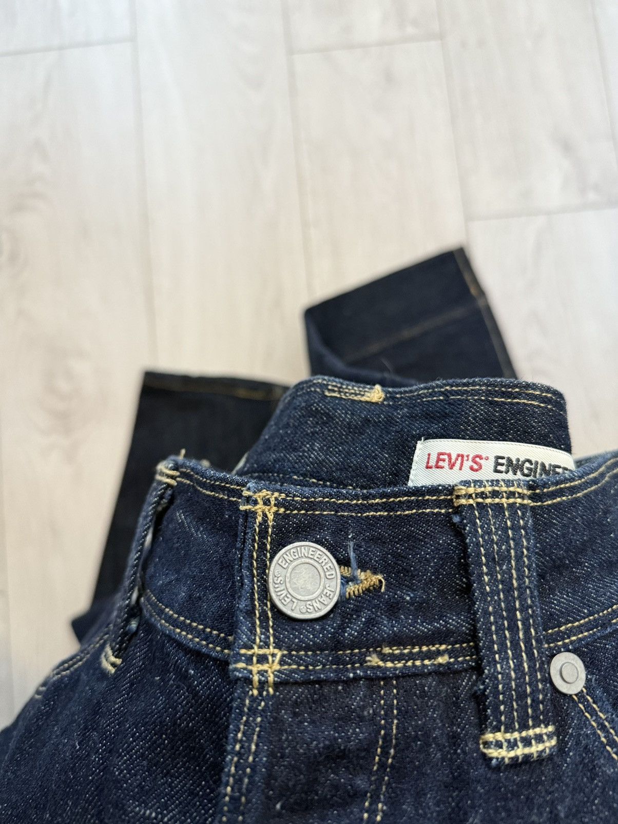 Levi's 1999 Levi’s Engineered Navy Baggy Flared Twisted Denim Jeans Size 28" / US 6 / IT 42 - 9 Thumbnail